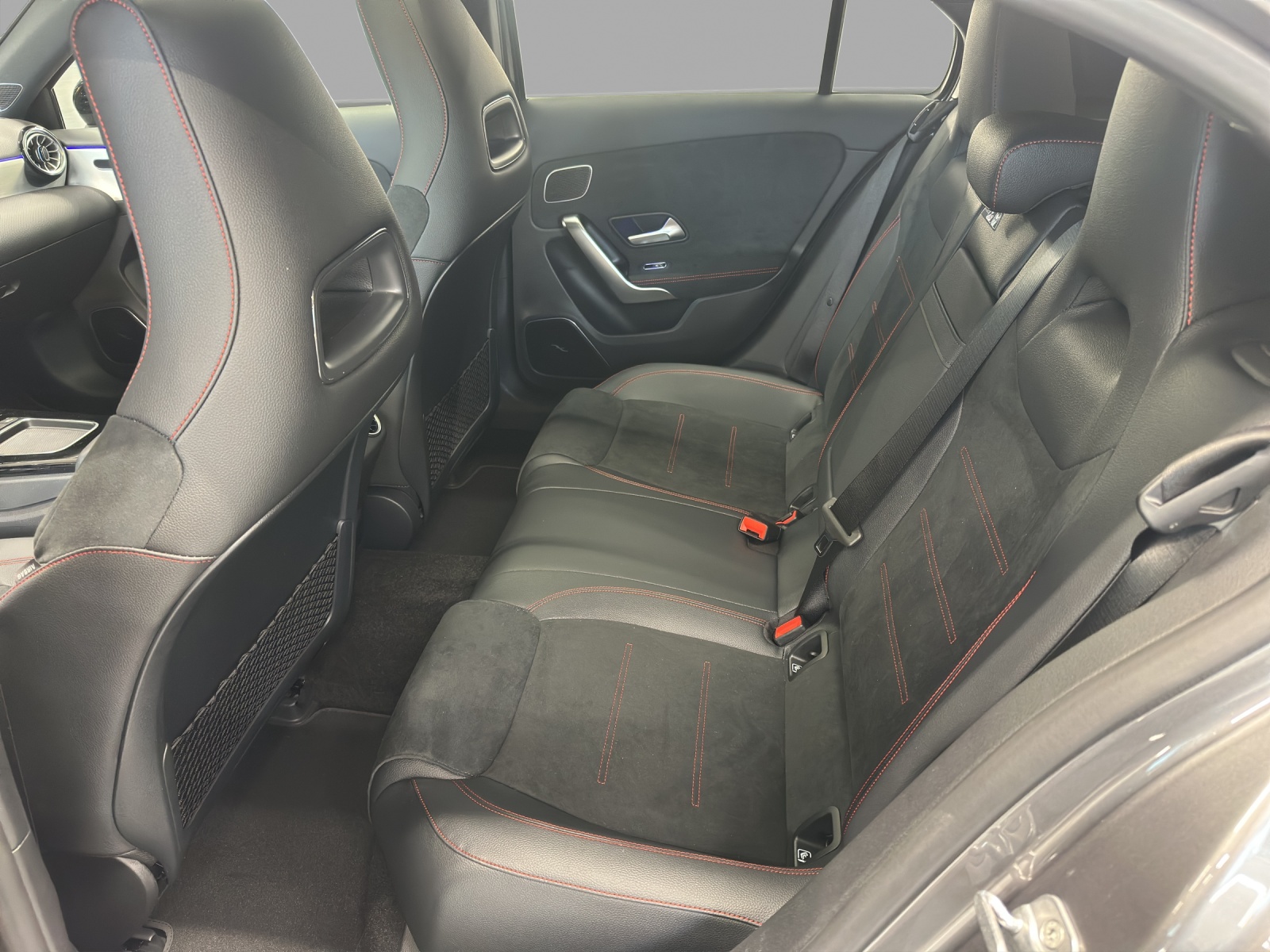 MERCEDES-BENZ A 200 Night Star 7G-DCT-image-13