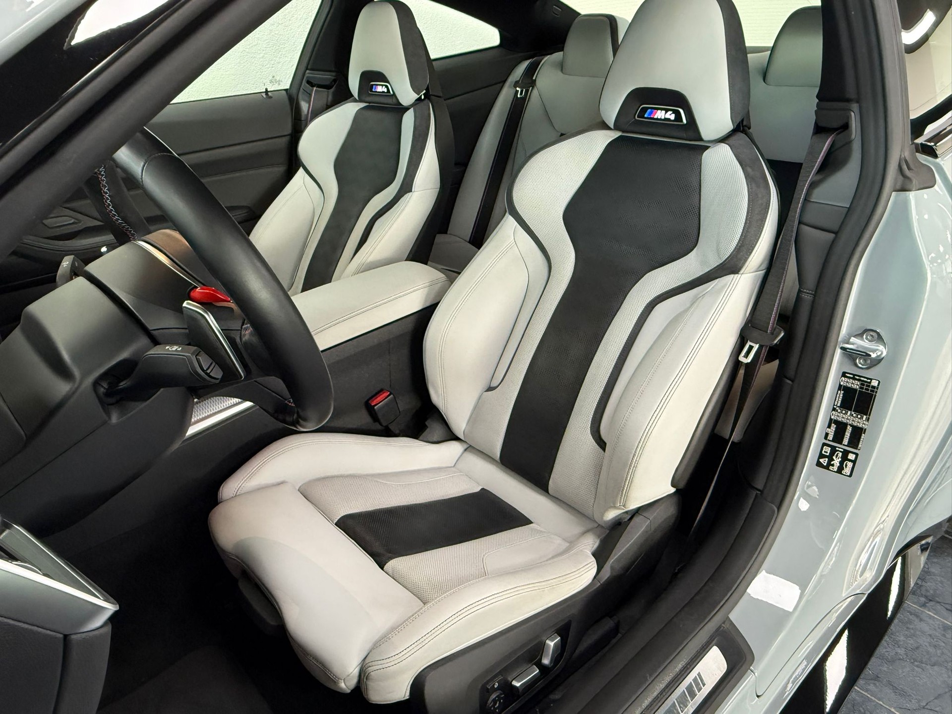 BMW M4 Coupé Competition M xDrive-image-15