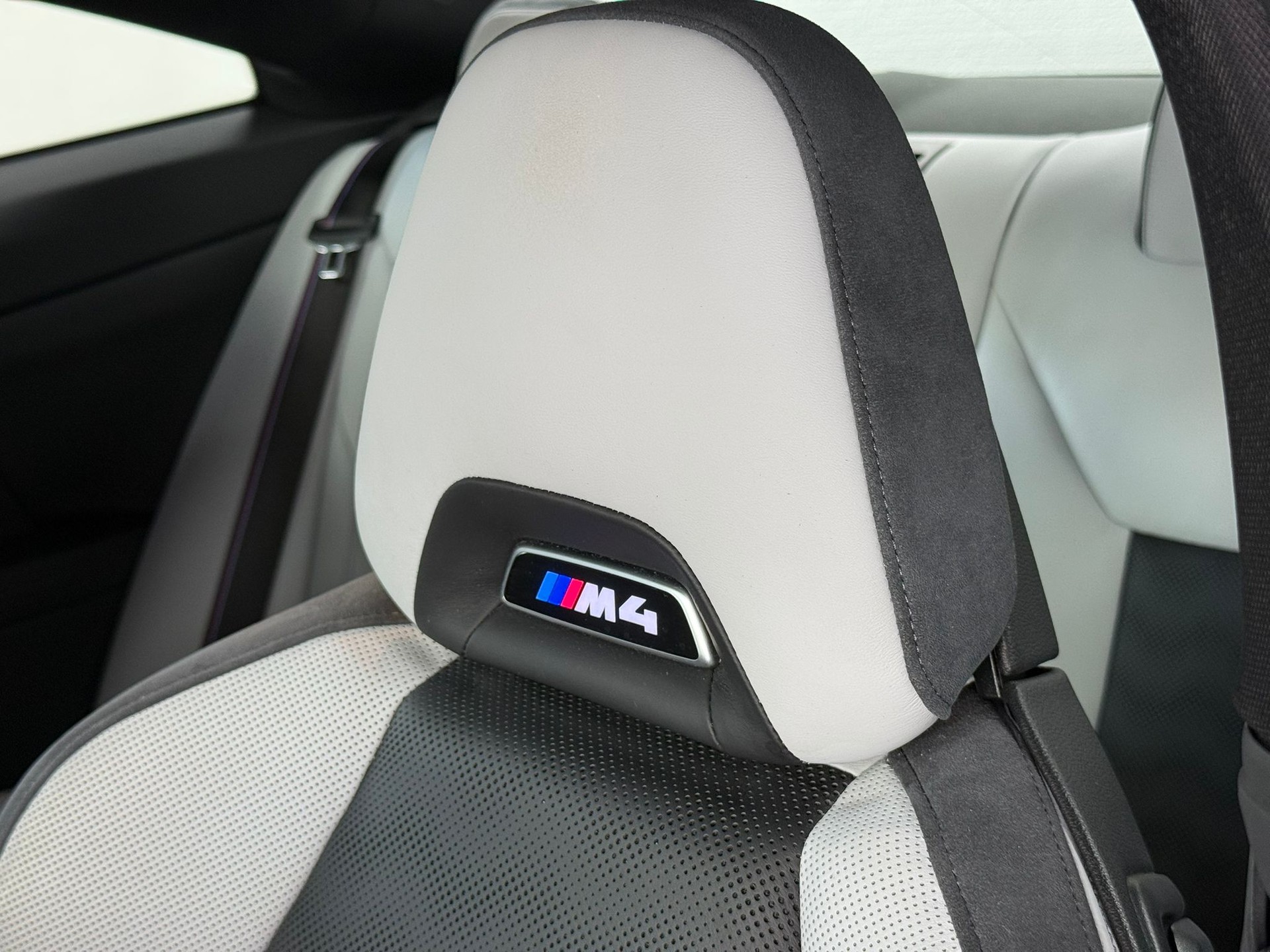 BMW M4 Coupé Competition M xDrive-image-16