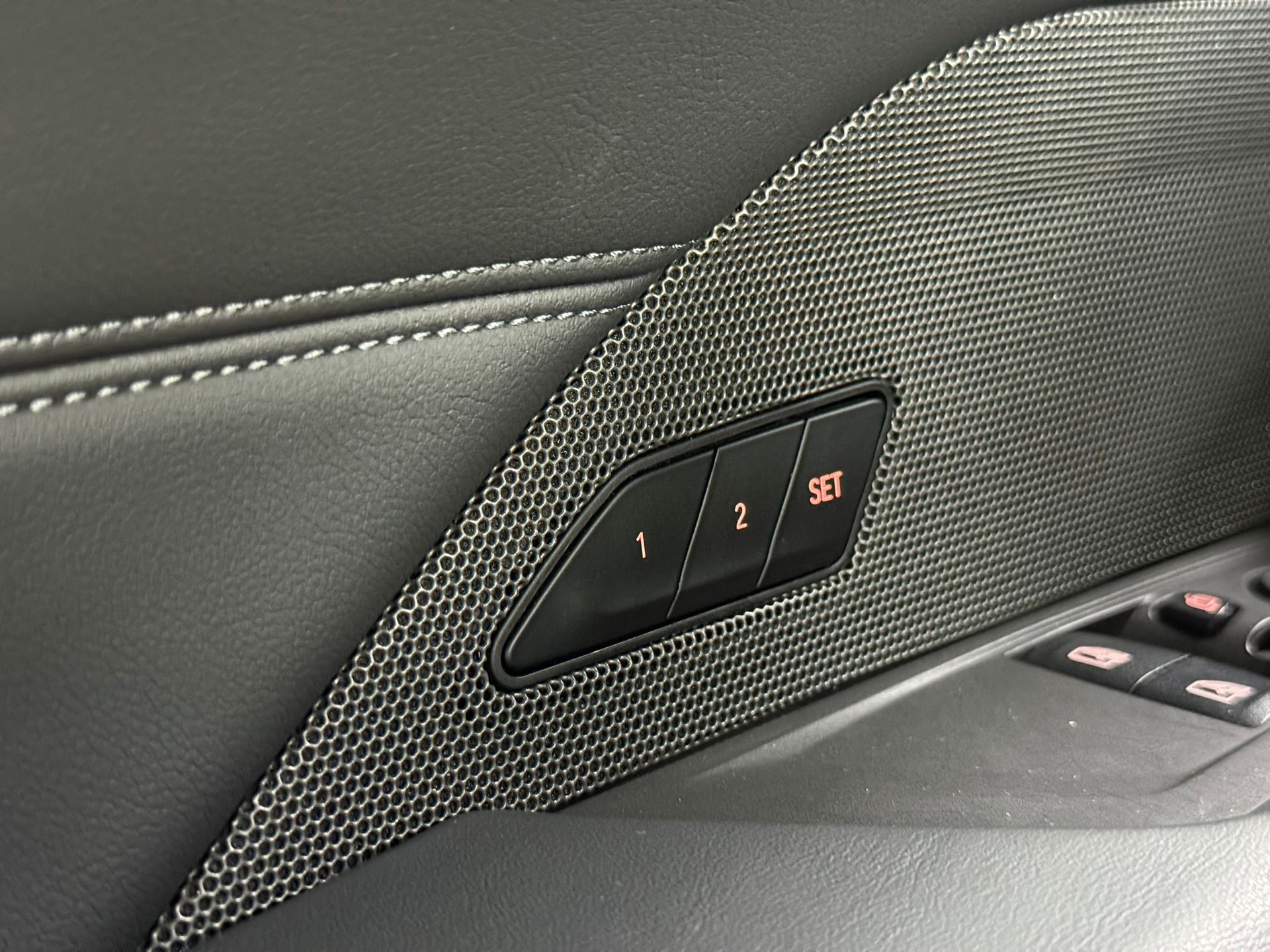 BMW M4 Coupé Competition M xDrive-image-26