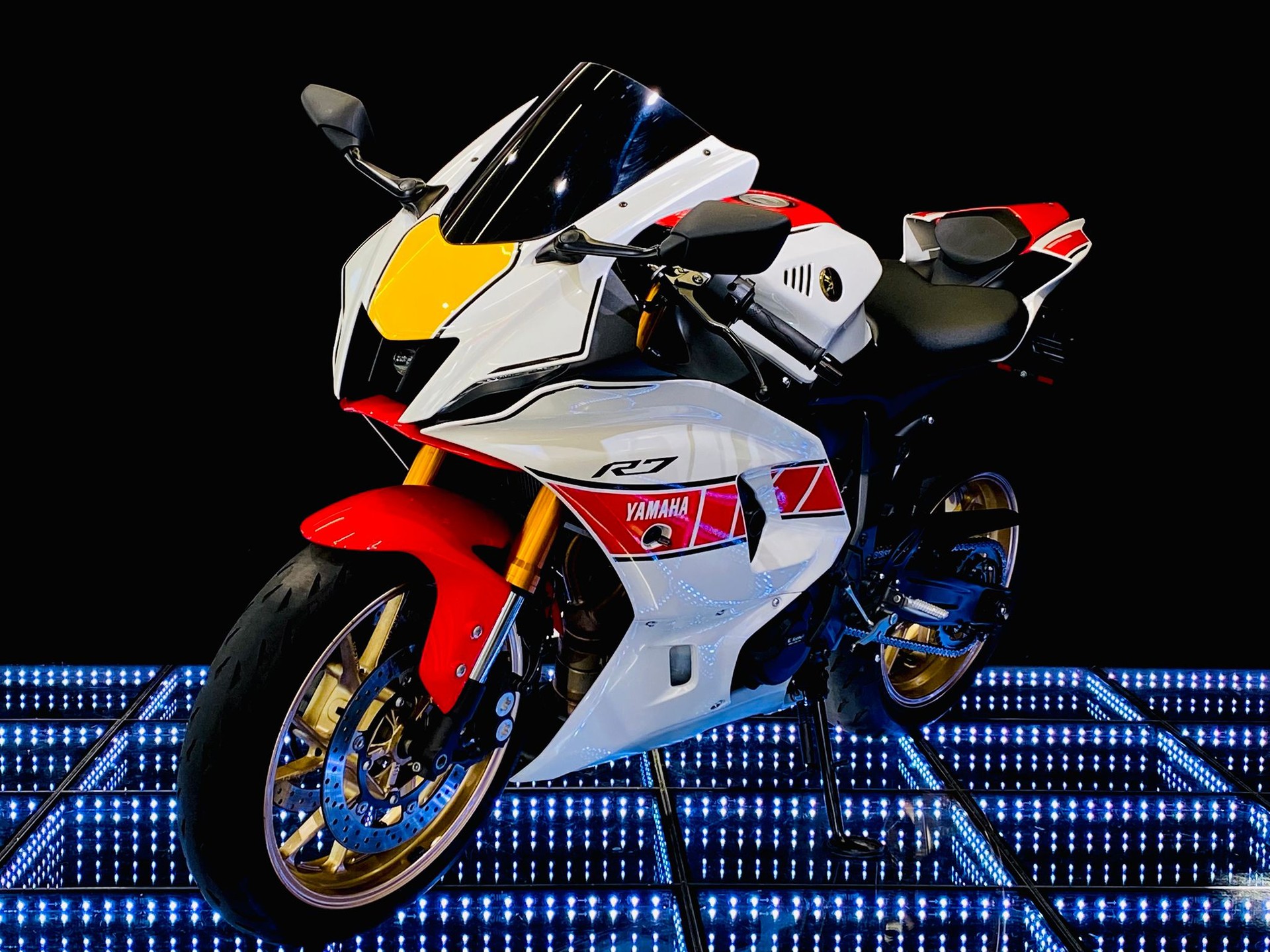 YAMAHA YZF-R7 World GP 60th (35kW)-image-1