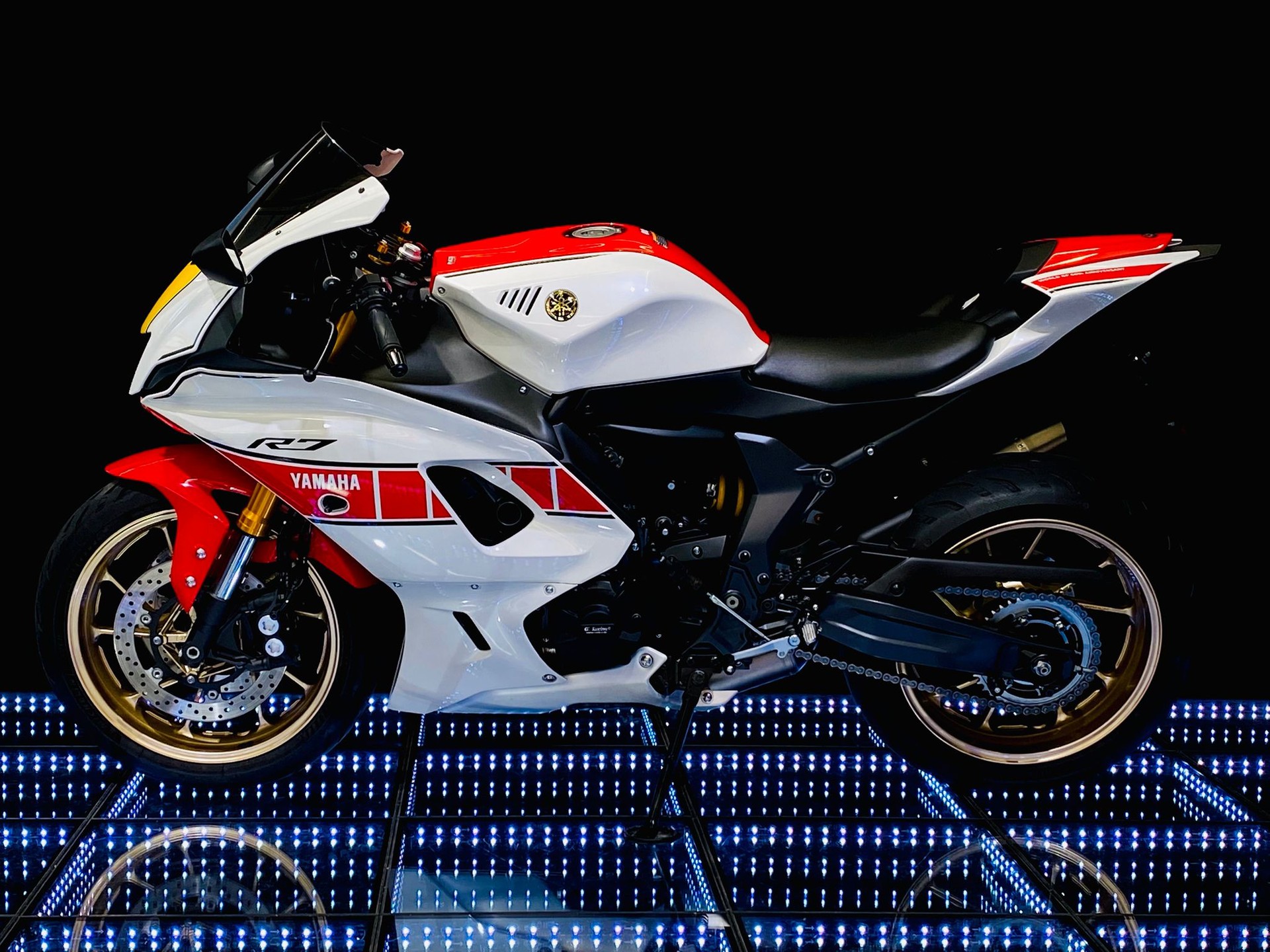 YAMAHA YZF-R7 World GP 60th (35kW)-image-3