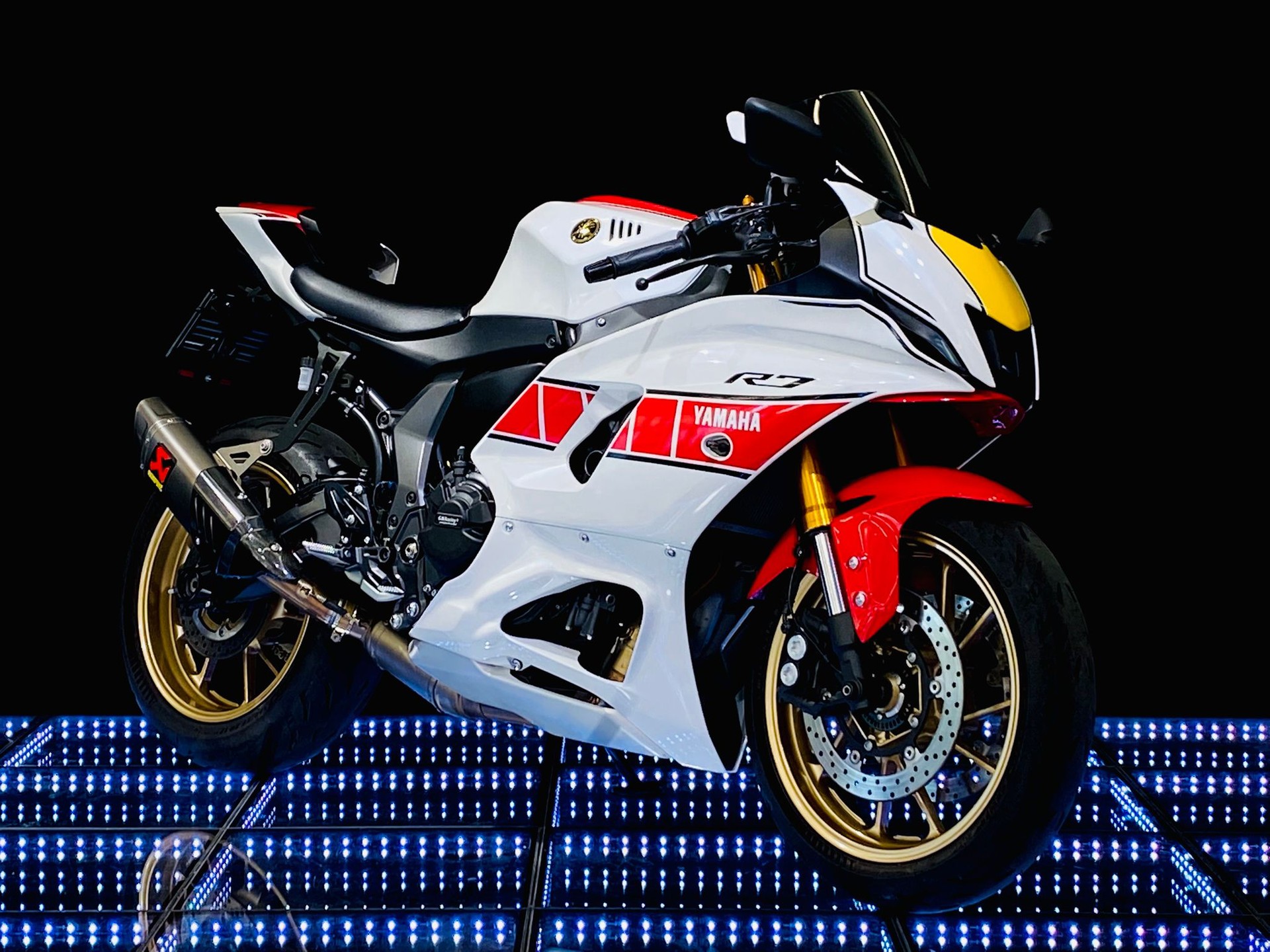 YAMAHA YZF-R7 World GP 60th (35kW)-image-0