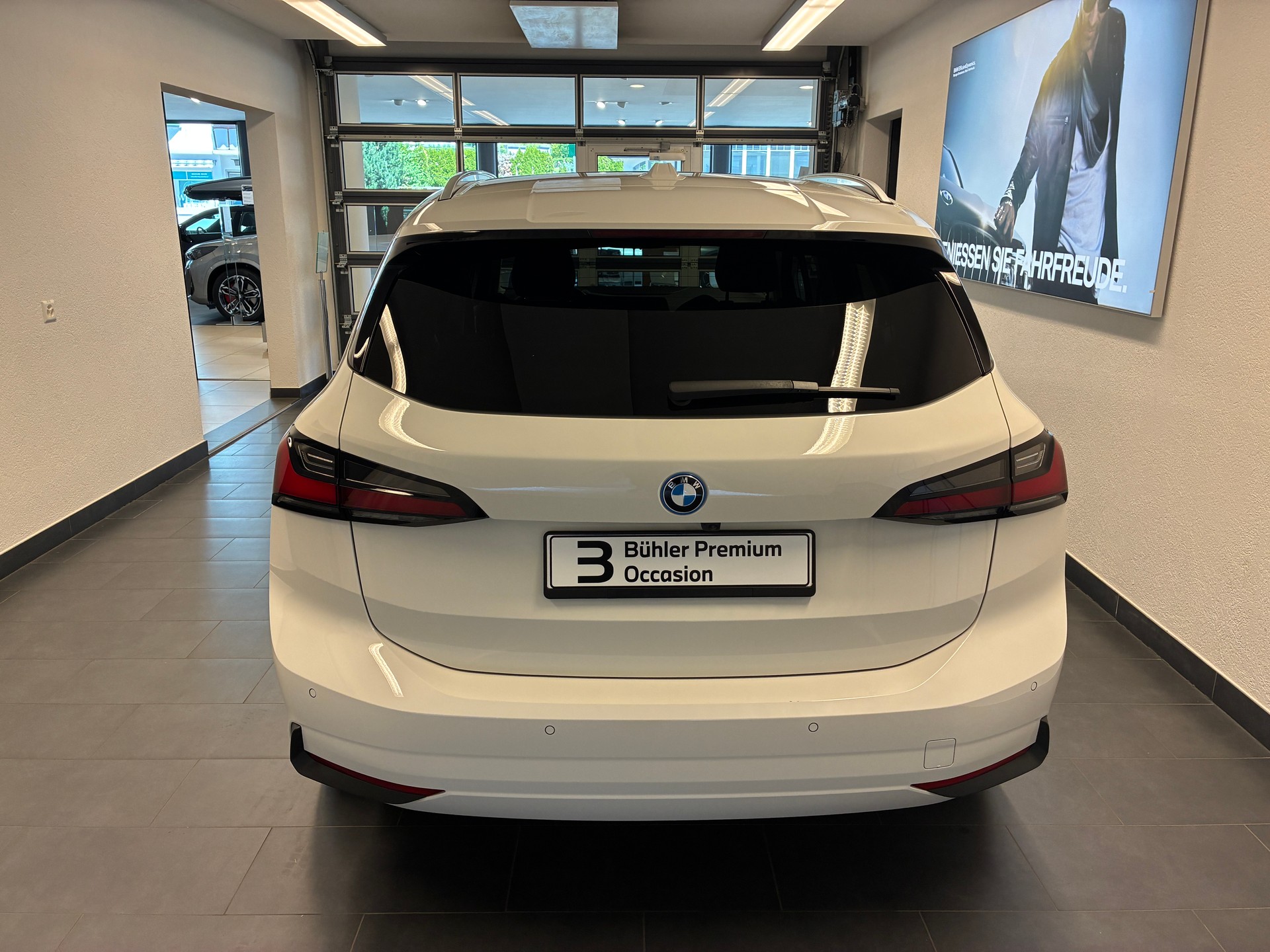 BMW 225e xDrive Active Tourer-image-4