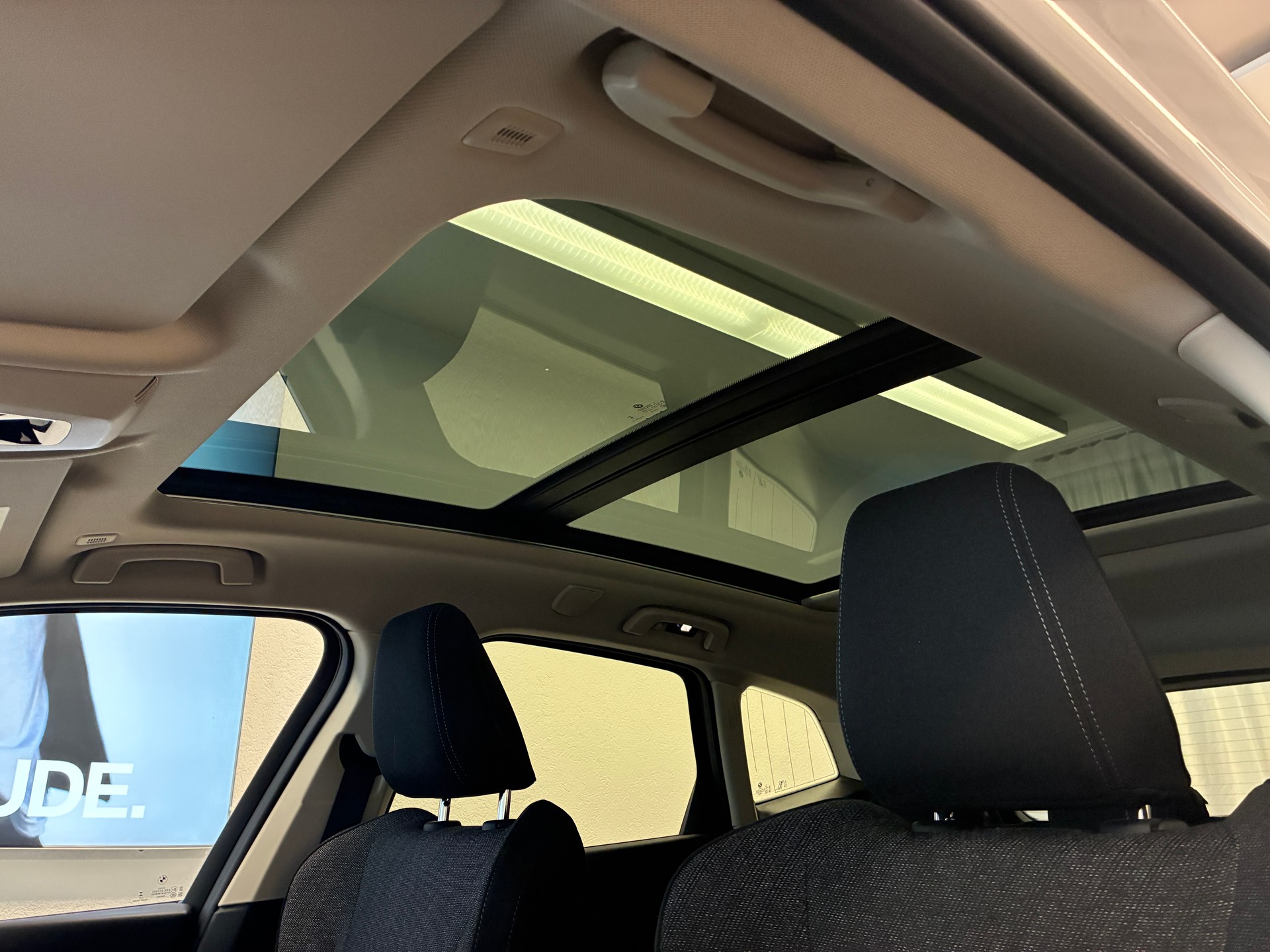 BMW 225e xDrive Active Tourer-image-18