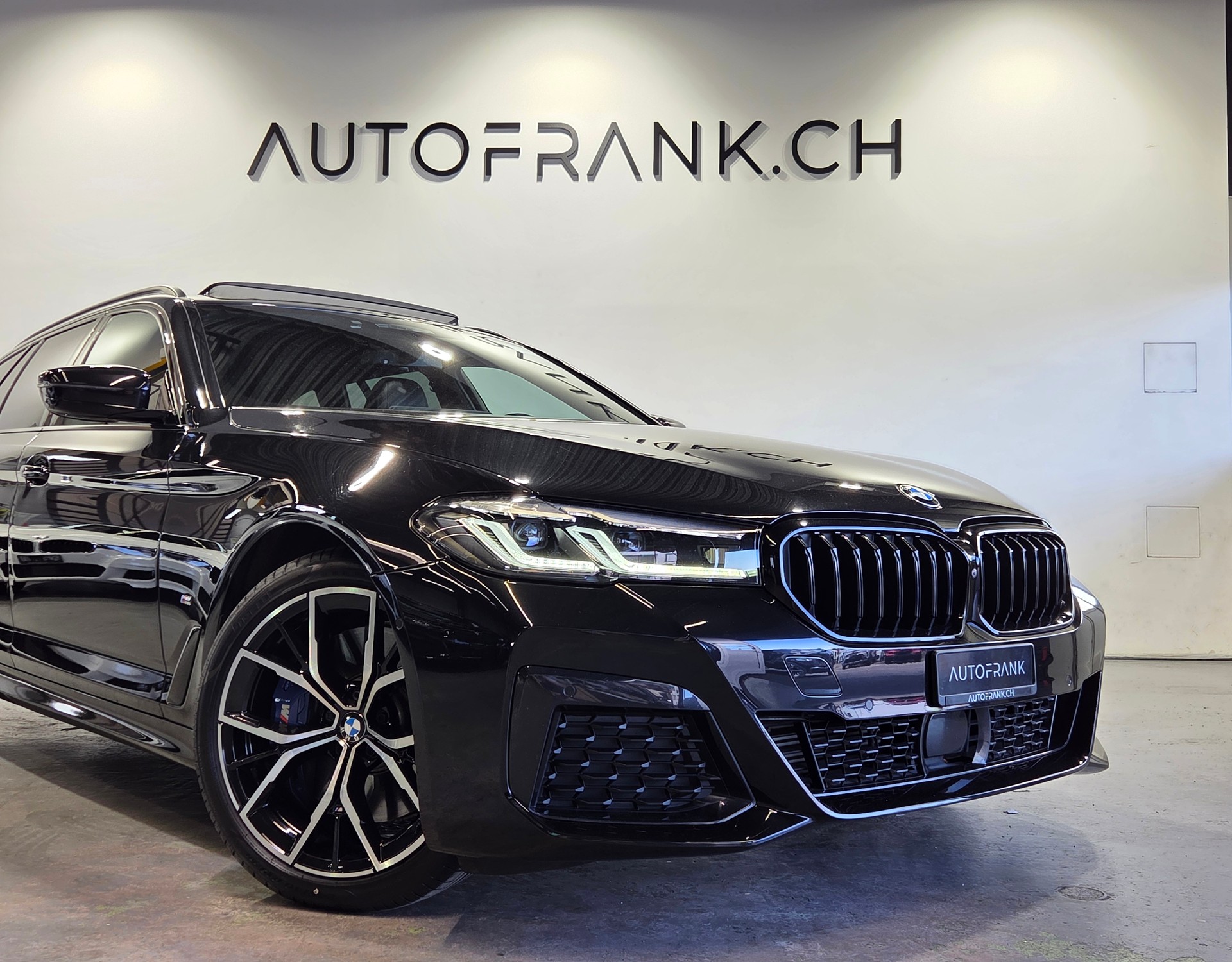 BMW 540d xDrive M-Sport Touring-image-8