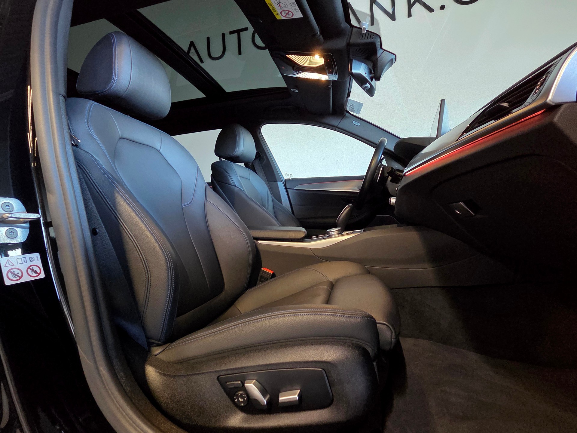 BMW 540d xDrive M-Sport Touring-image-4