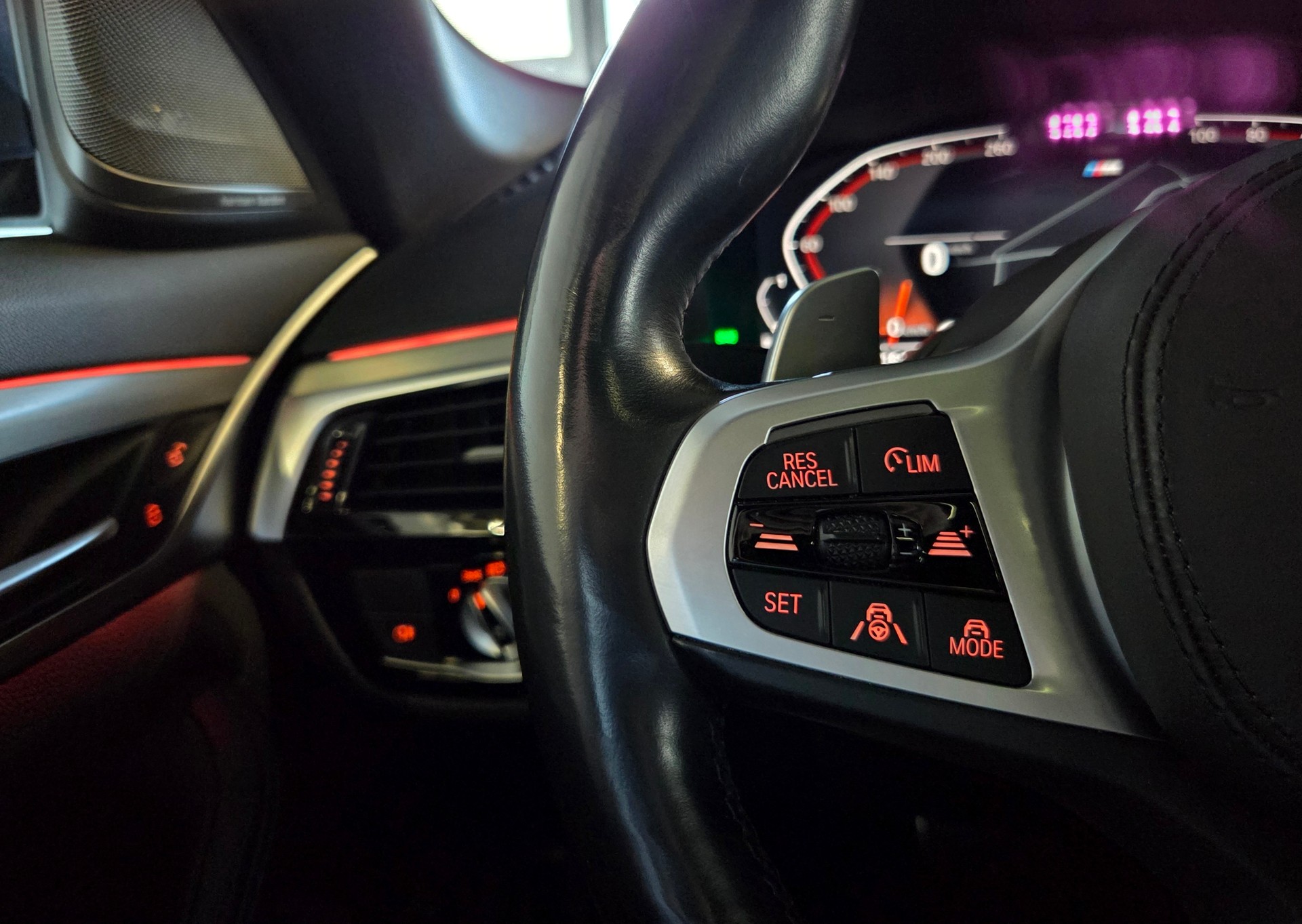 BMW 540d xDrive M-Sport Touring-image-7