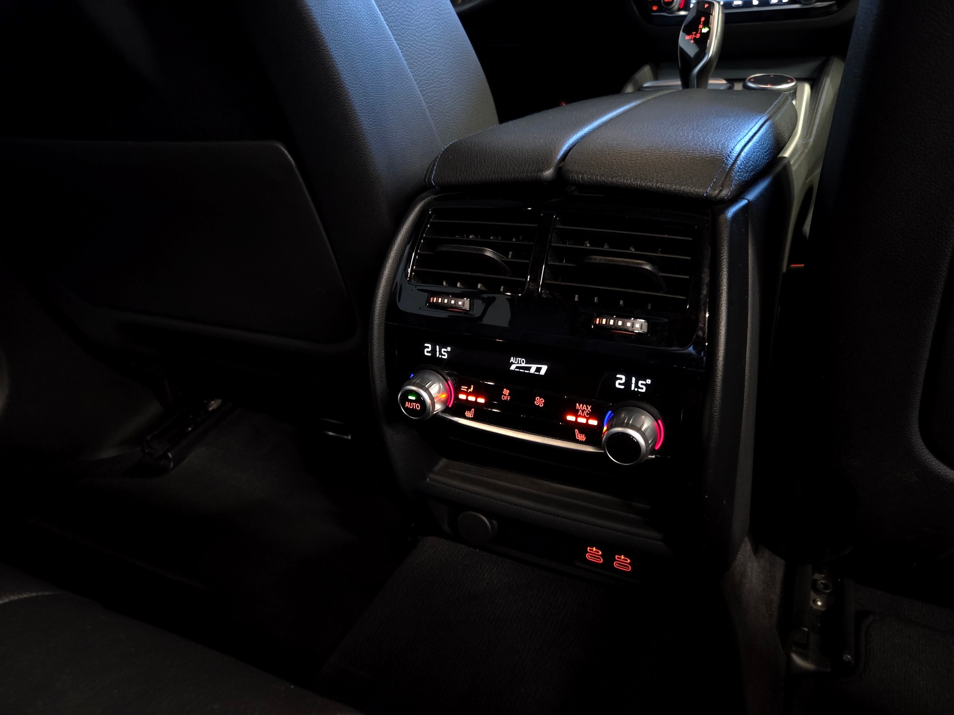 BMW 540d xDrive M-Sport Touring-image-23