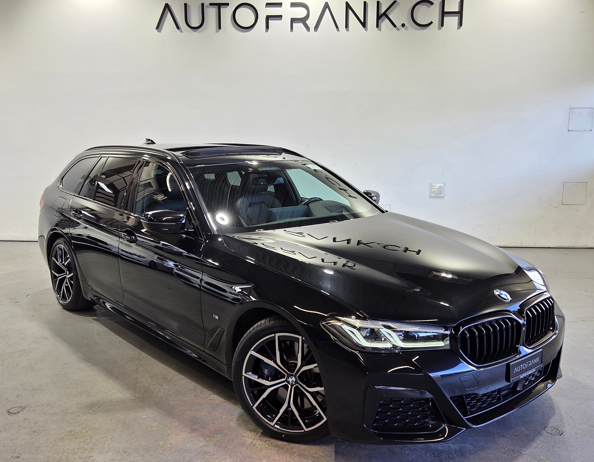 BMW 540d xDrive M-Sport Touring-image-20