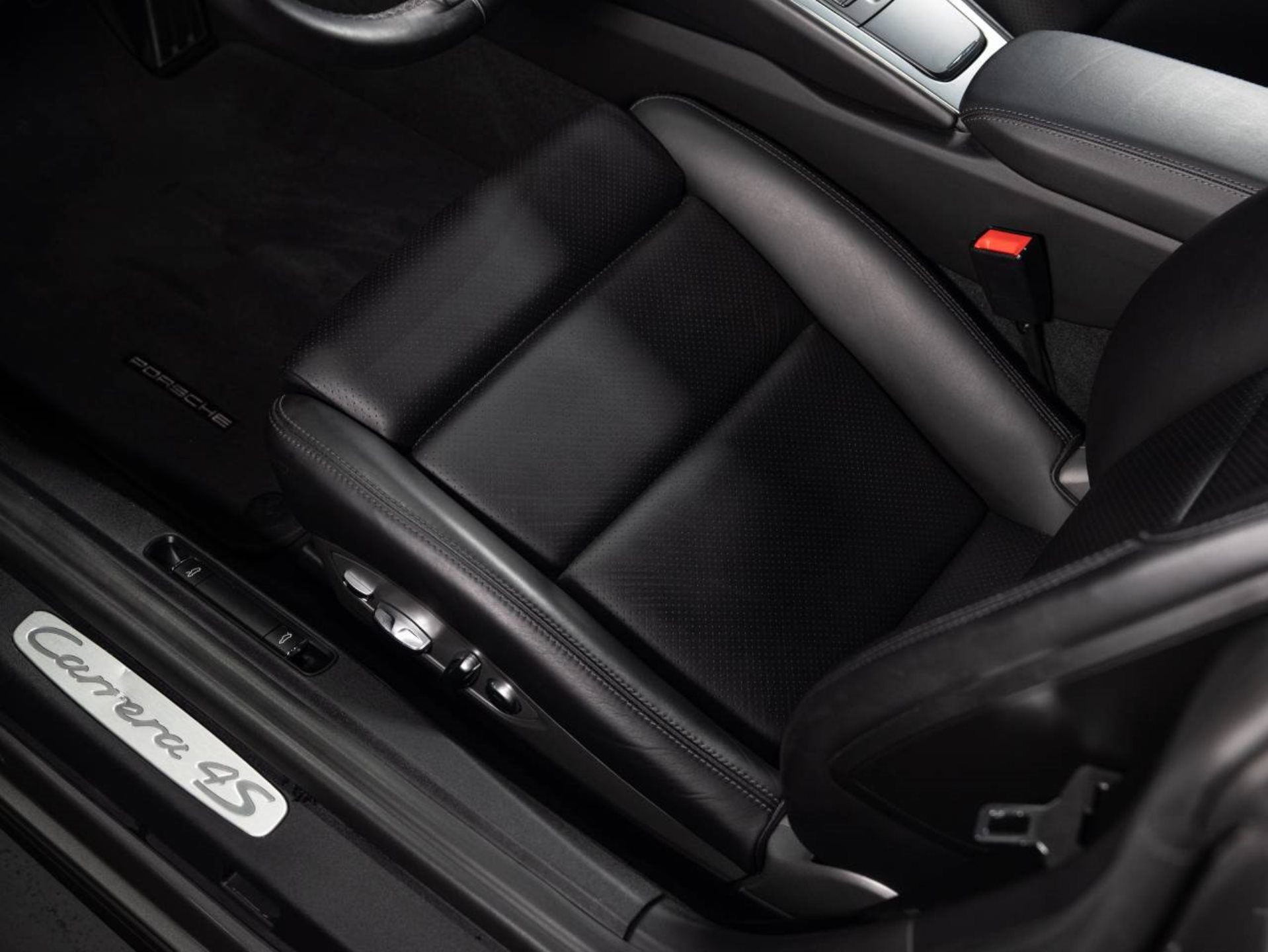 PORSCHE 911 Carrera 4S-image-15