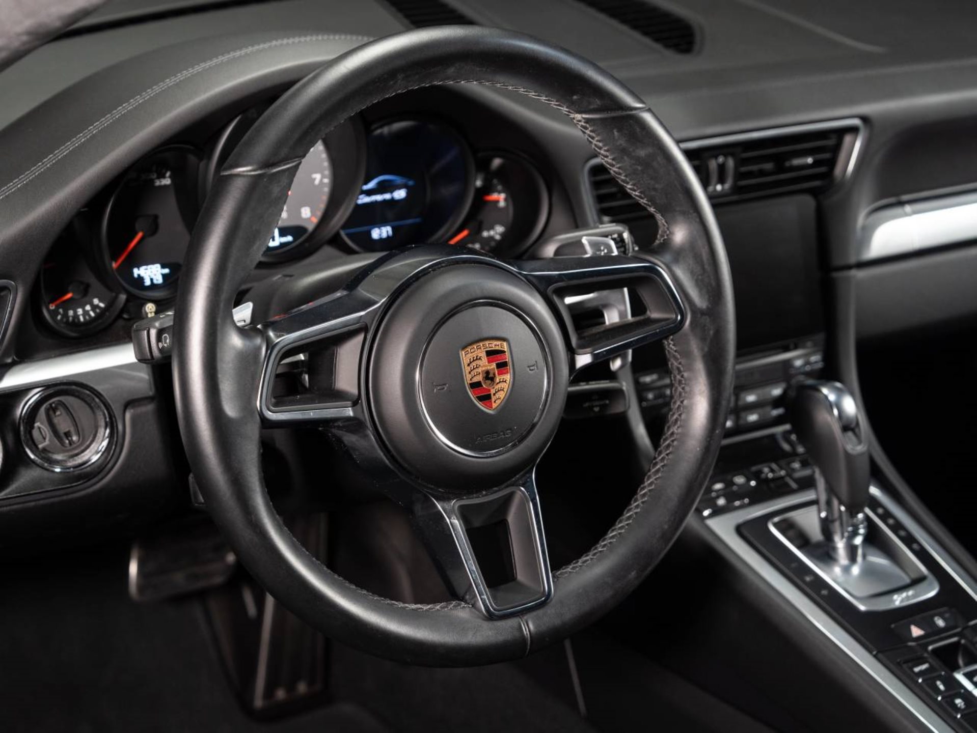 PORSCHE 911 Carrera 4S-image-8