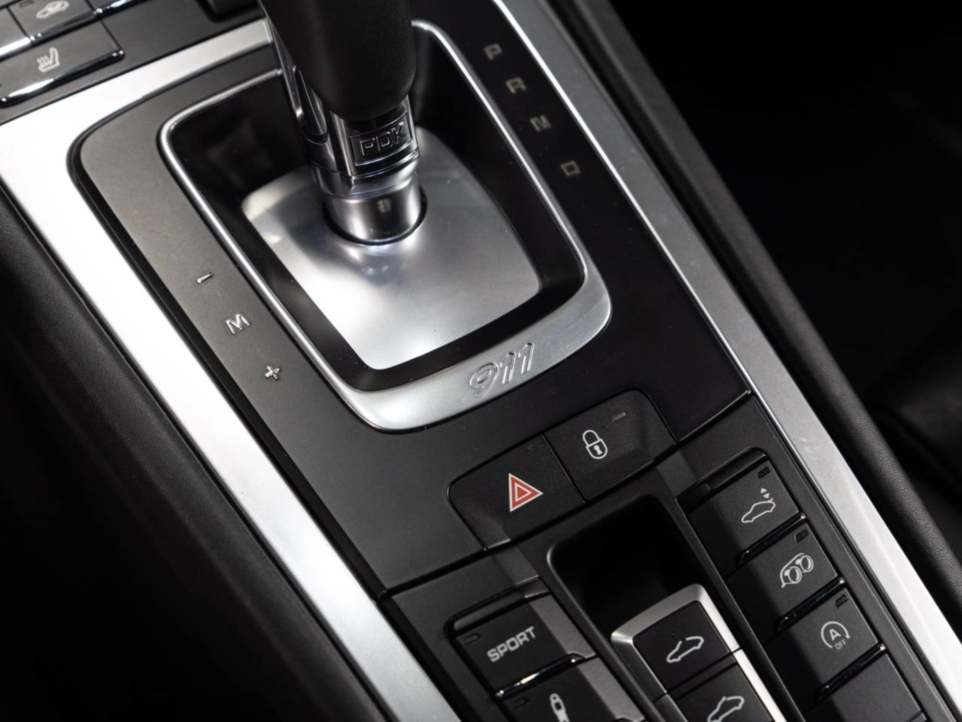 PORSCHE 911 Carrera 4S-image-14