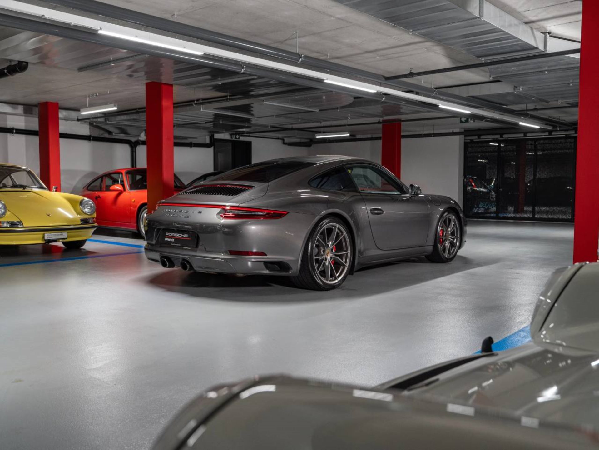 PORSCHE 911 Carrera 4S-image-7