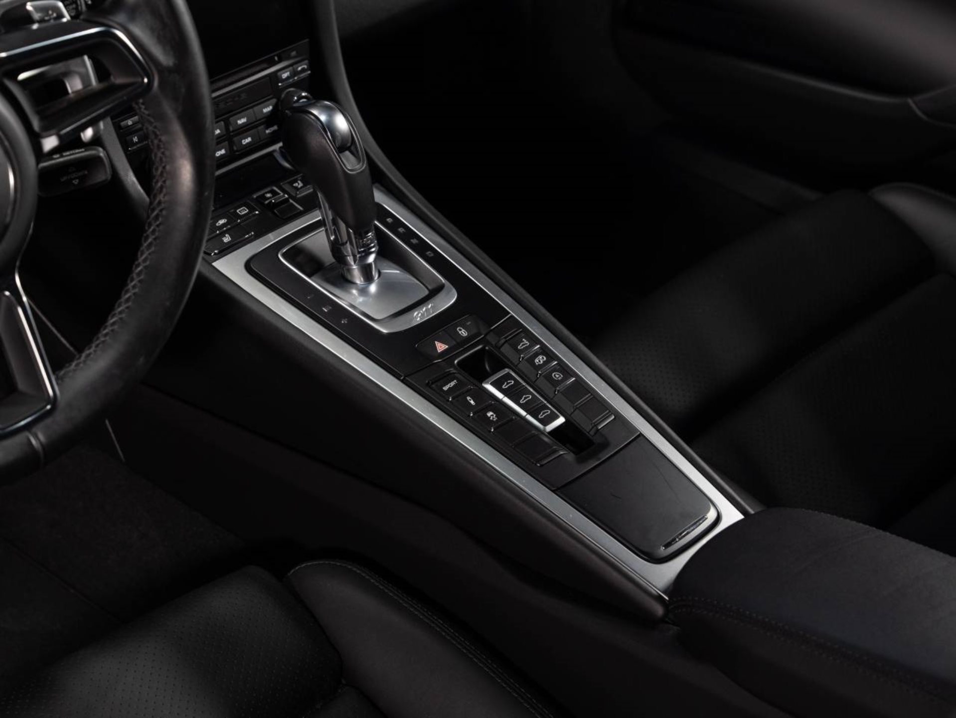 PORSCHE 911 Carrera 4S-image-13