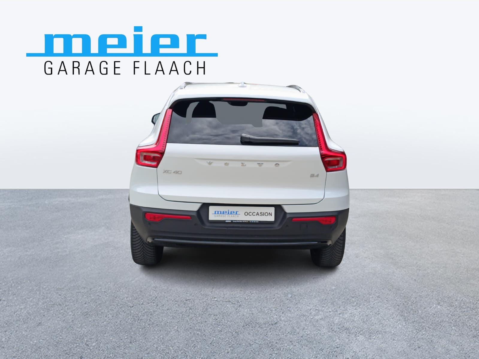 VOLVO XC40 2.0 B4 MH Plus Dark-showroom-element-3