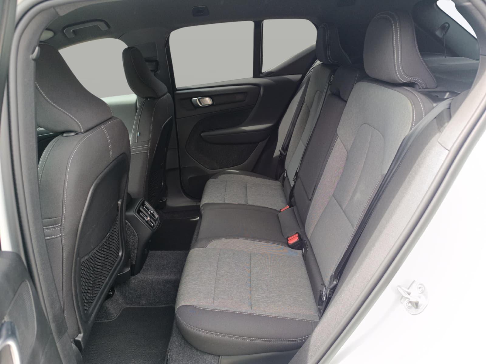 VOLVO XC40 2.0 B4 MH Plus Dark-image-11