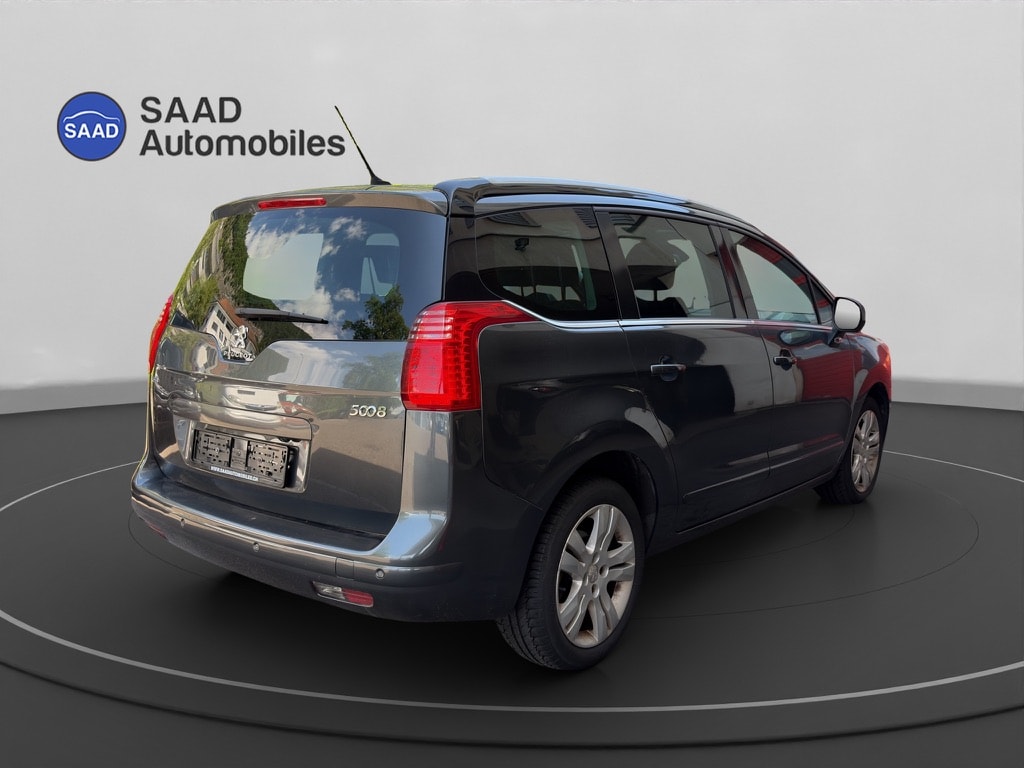 PEUGEOT 5008 1.6 BlueHDi Sensation Tiptronic-image-6