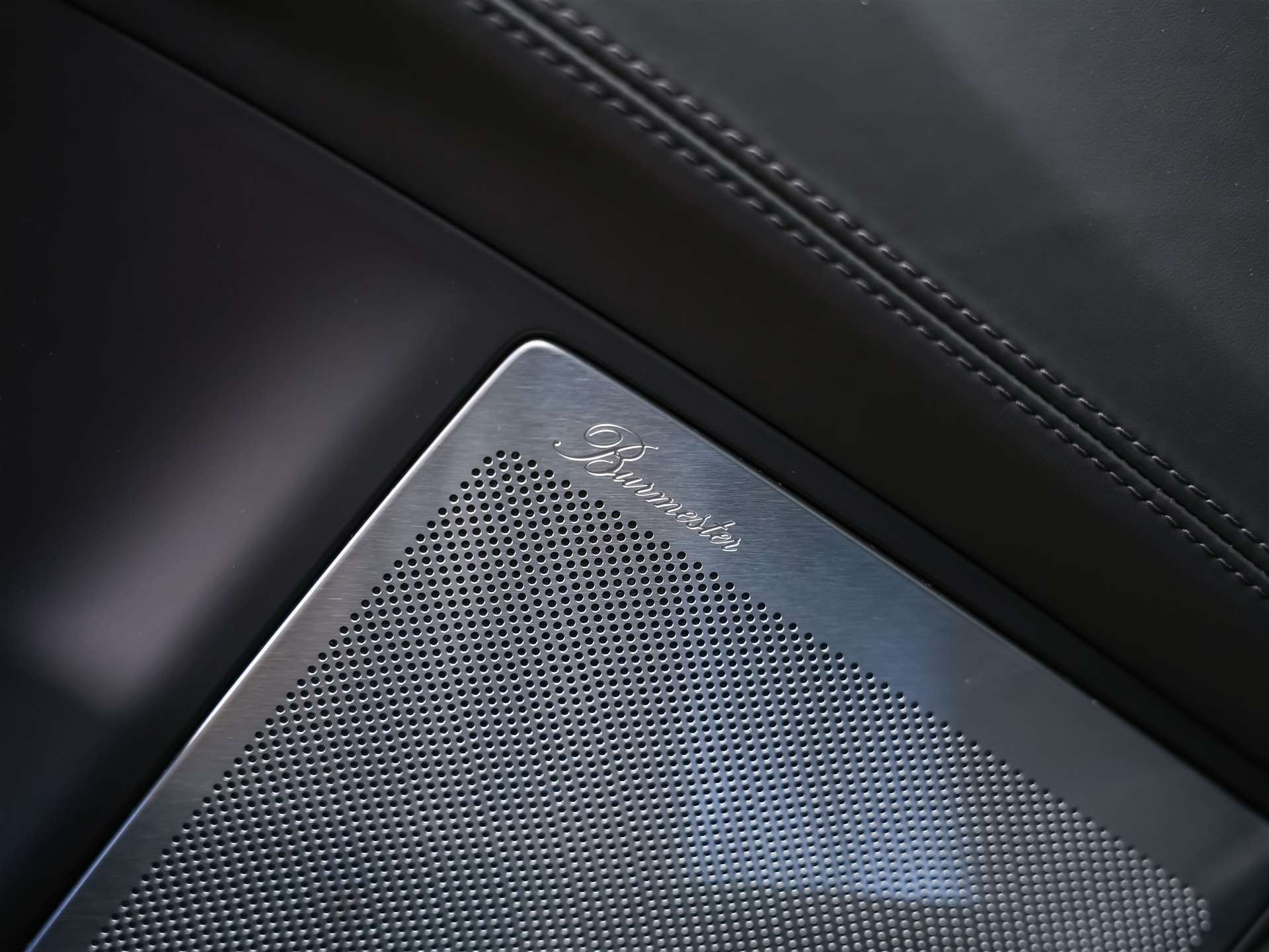 PORSCHE 911 Turbo S PDK *CH Auto*Panorama*Sitzlüftung*Burmester*-image-28