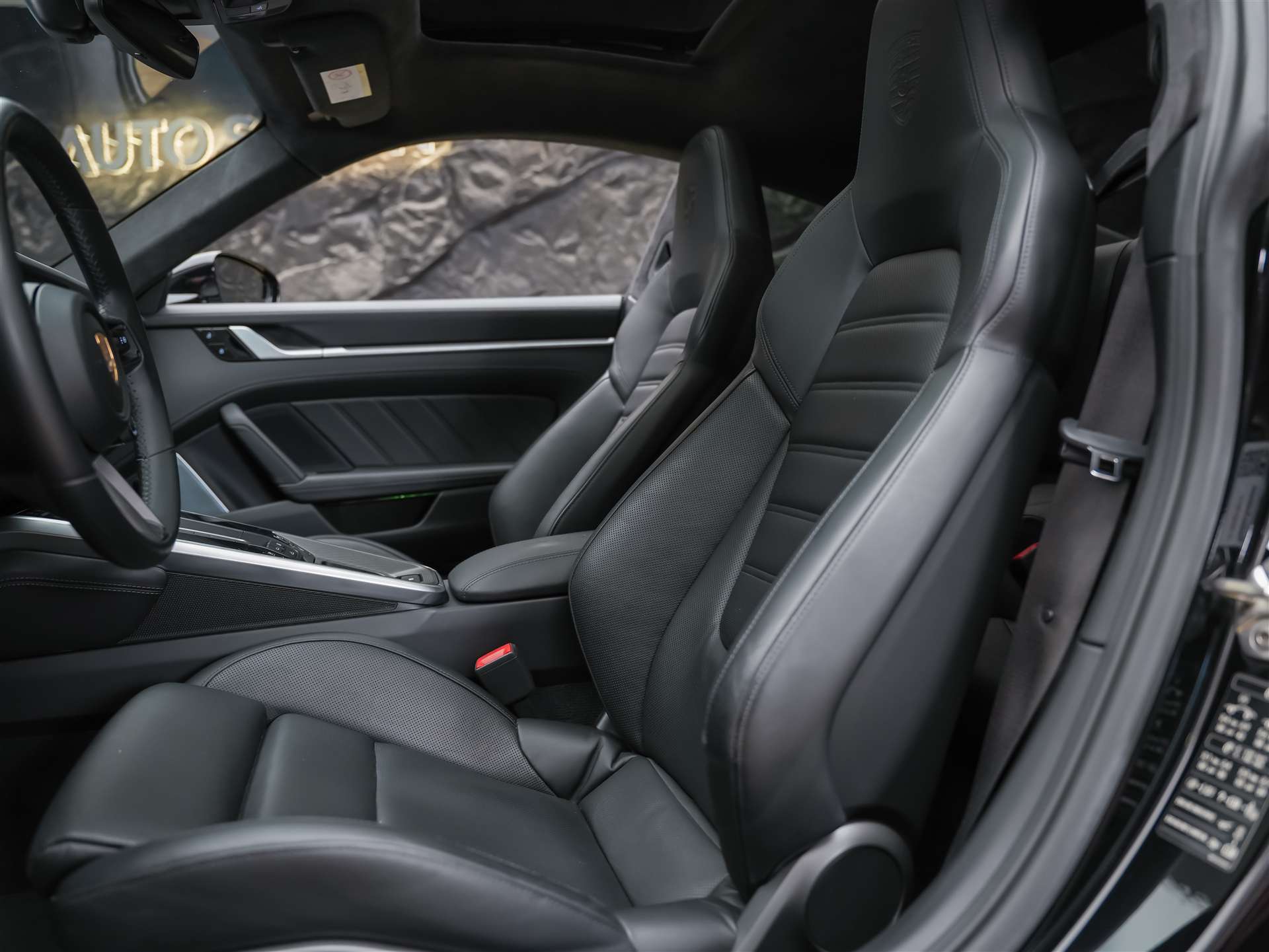 PORSCHE 911 Turbo S PDK *CH Auto*Panorama*Sitzlüftung*Burmester*-image-9
