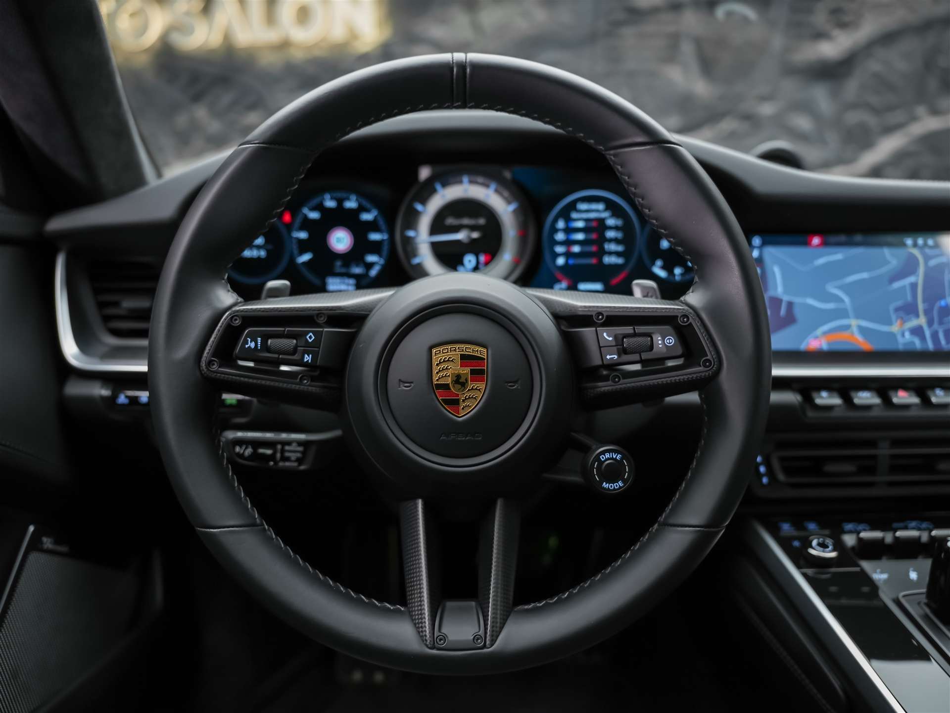 PORSCHE 911 Turbo S PDK *CH Auto*Panorama*Sitzlüftung*Burmester*-image-31