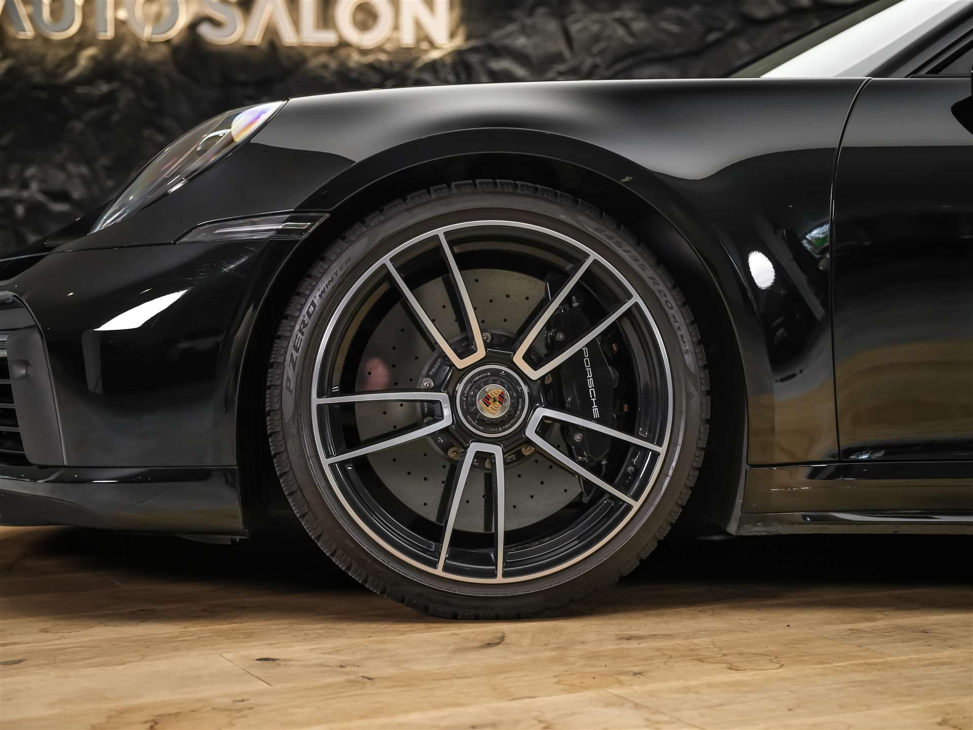 PORSCHE 911 Turbo S PDK *CH Auto*Panorama*Sitzlüftung*Burmester*-image-15