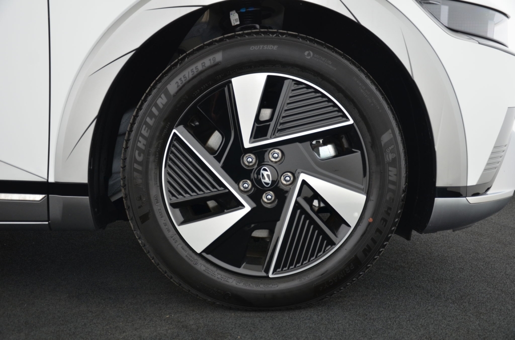 HYUNDAI Ioniq 5 GO Plus 84kWh-image-9