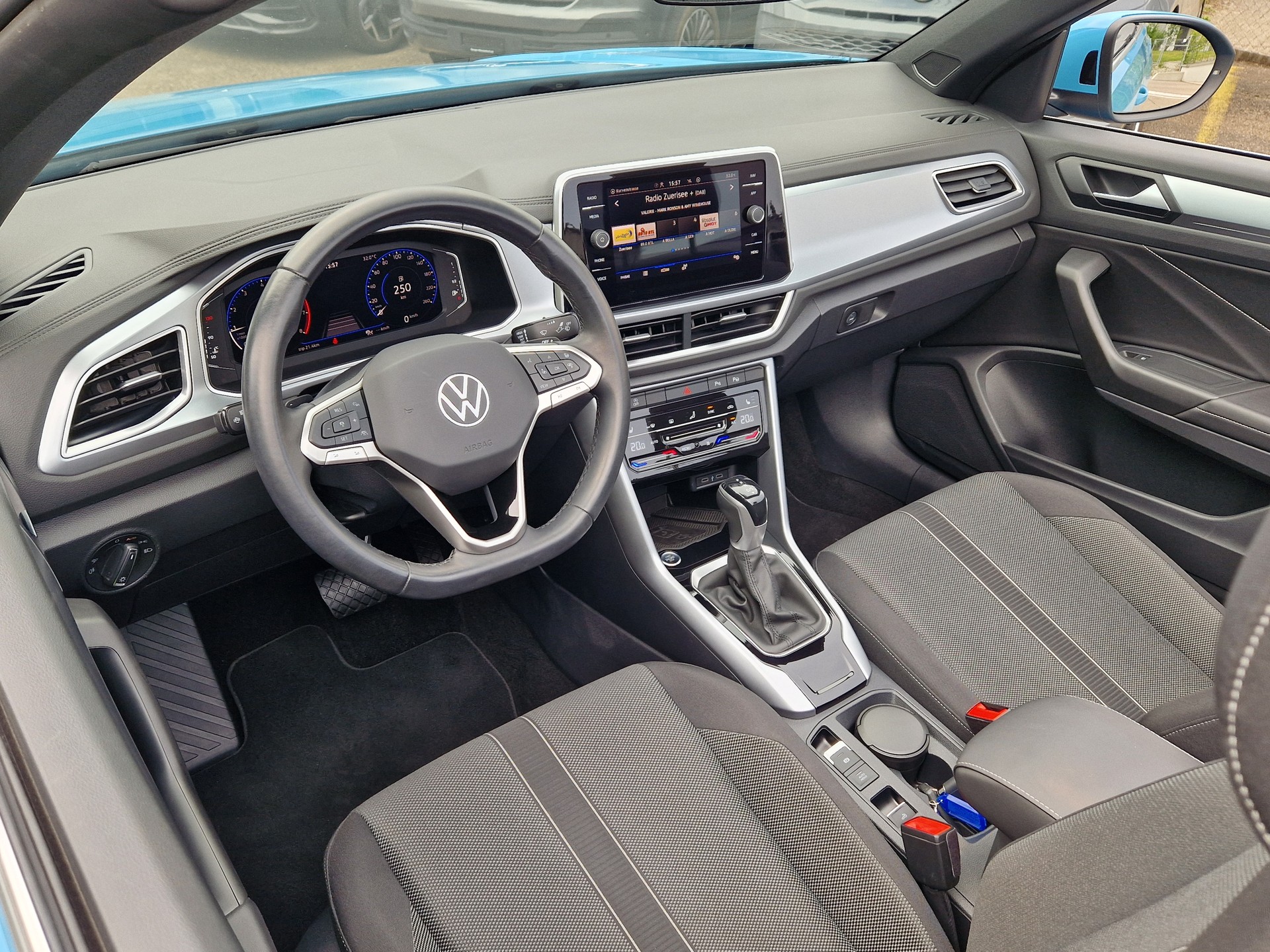VW T-Roc Cabriolet 1.5 TSI EVO Style DSG-image-10