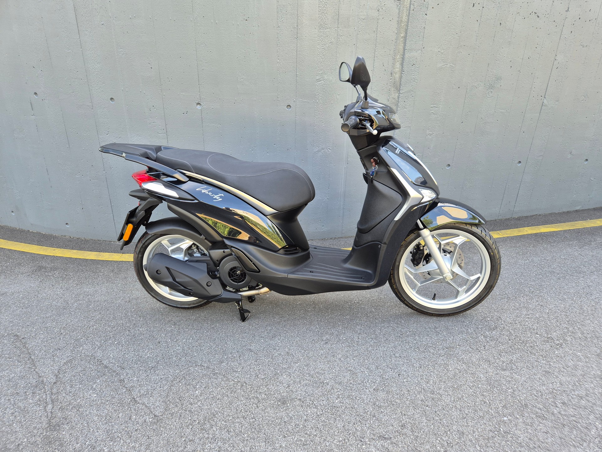 PIAGGIO Liberty 125 ABS-image-1
