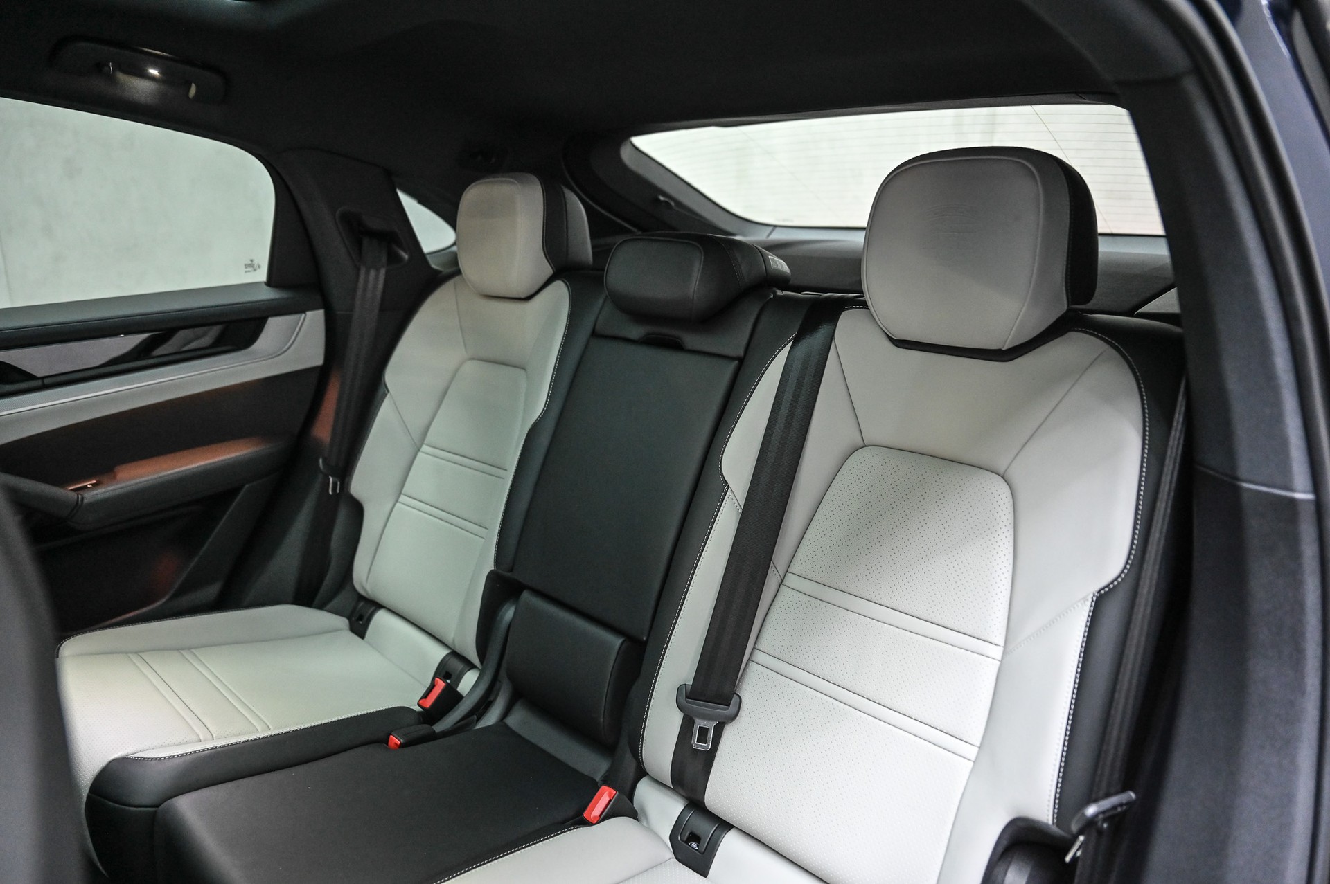 PORSCHE Cayenne S Coupé-image-19