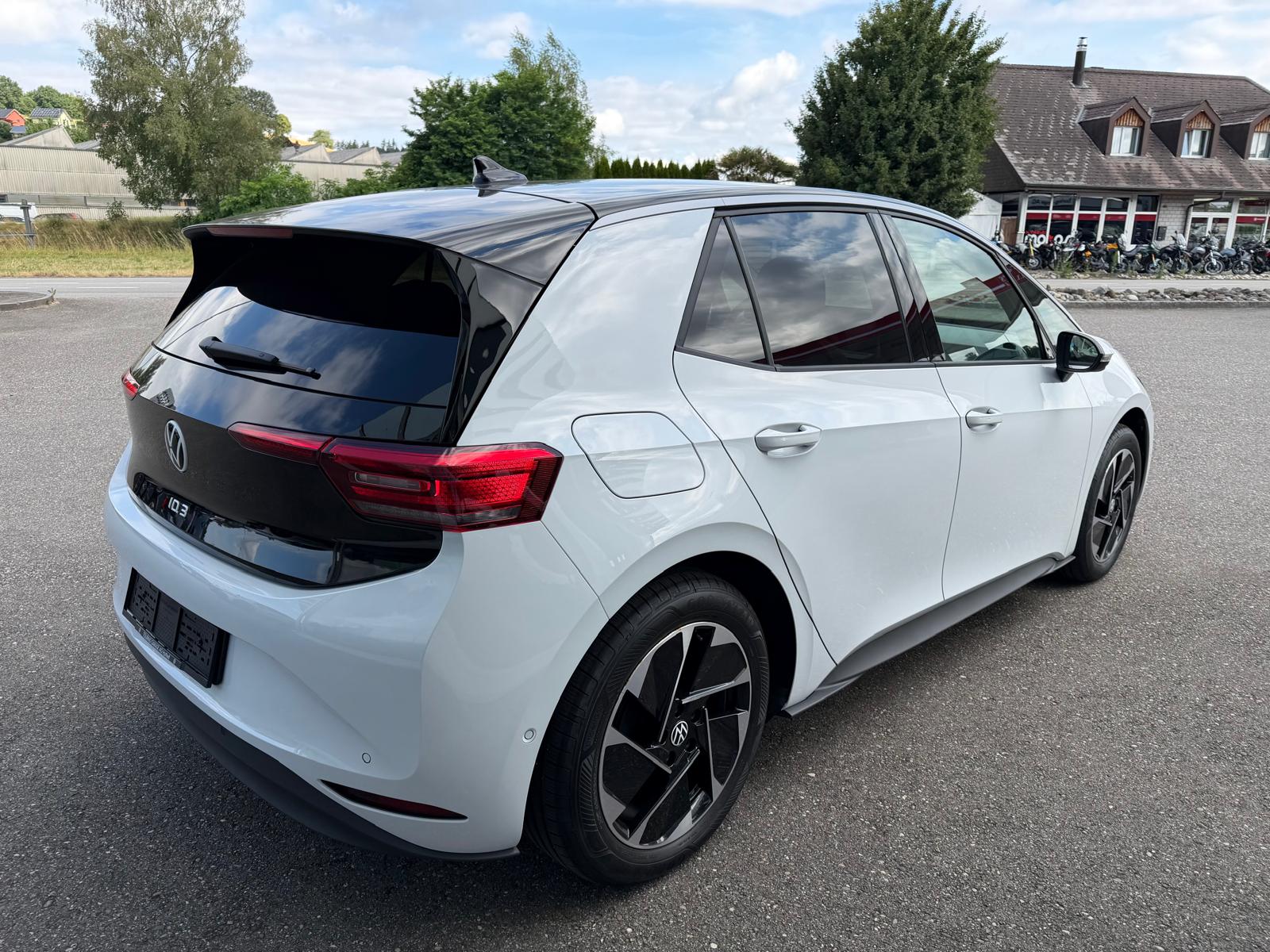 VW ID.3 Pro 59 kWh Pro United-image-5