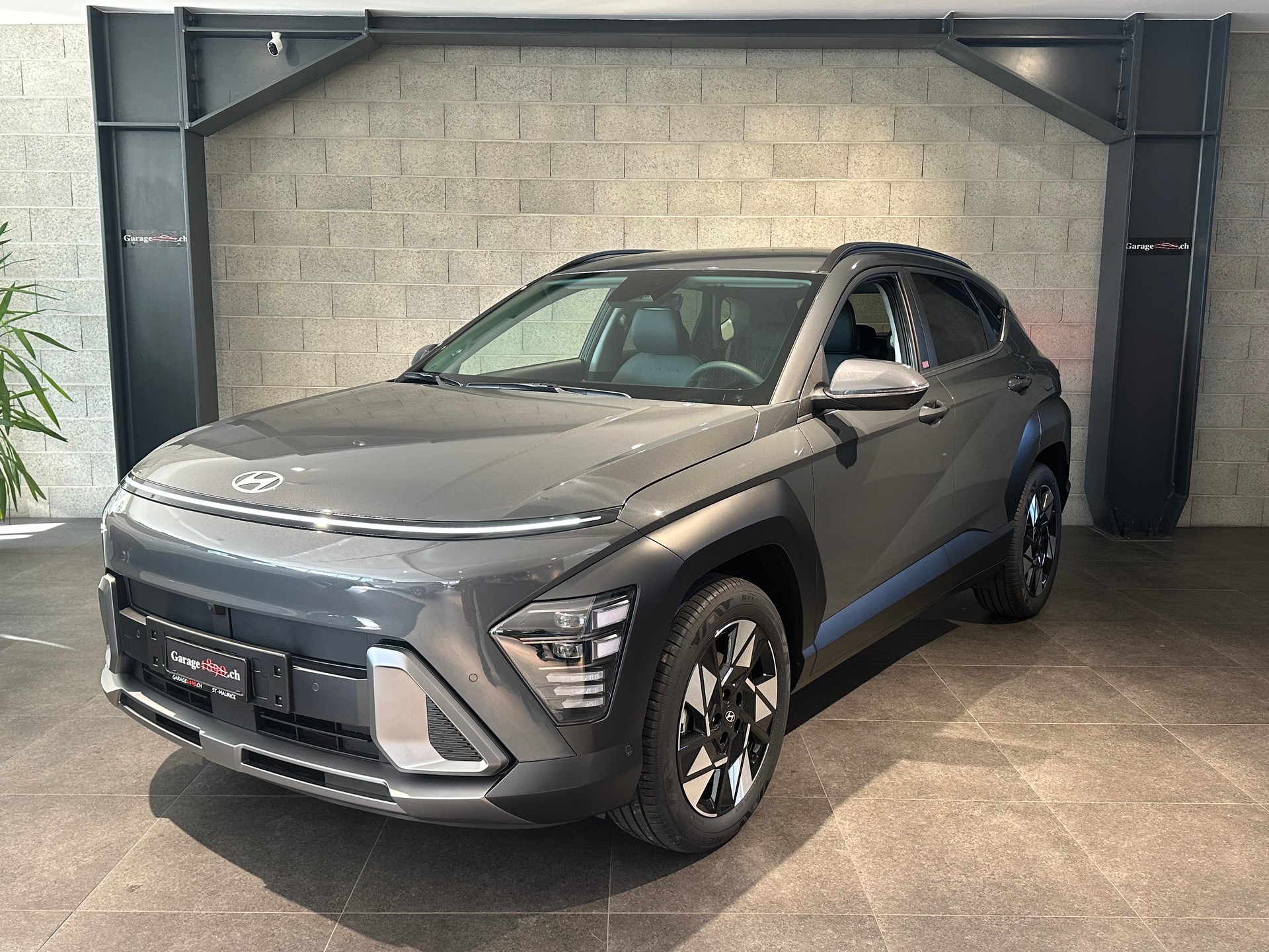 HYUNDAI Kona 1.6 HEV Amplia-image-1
