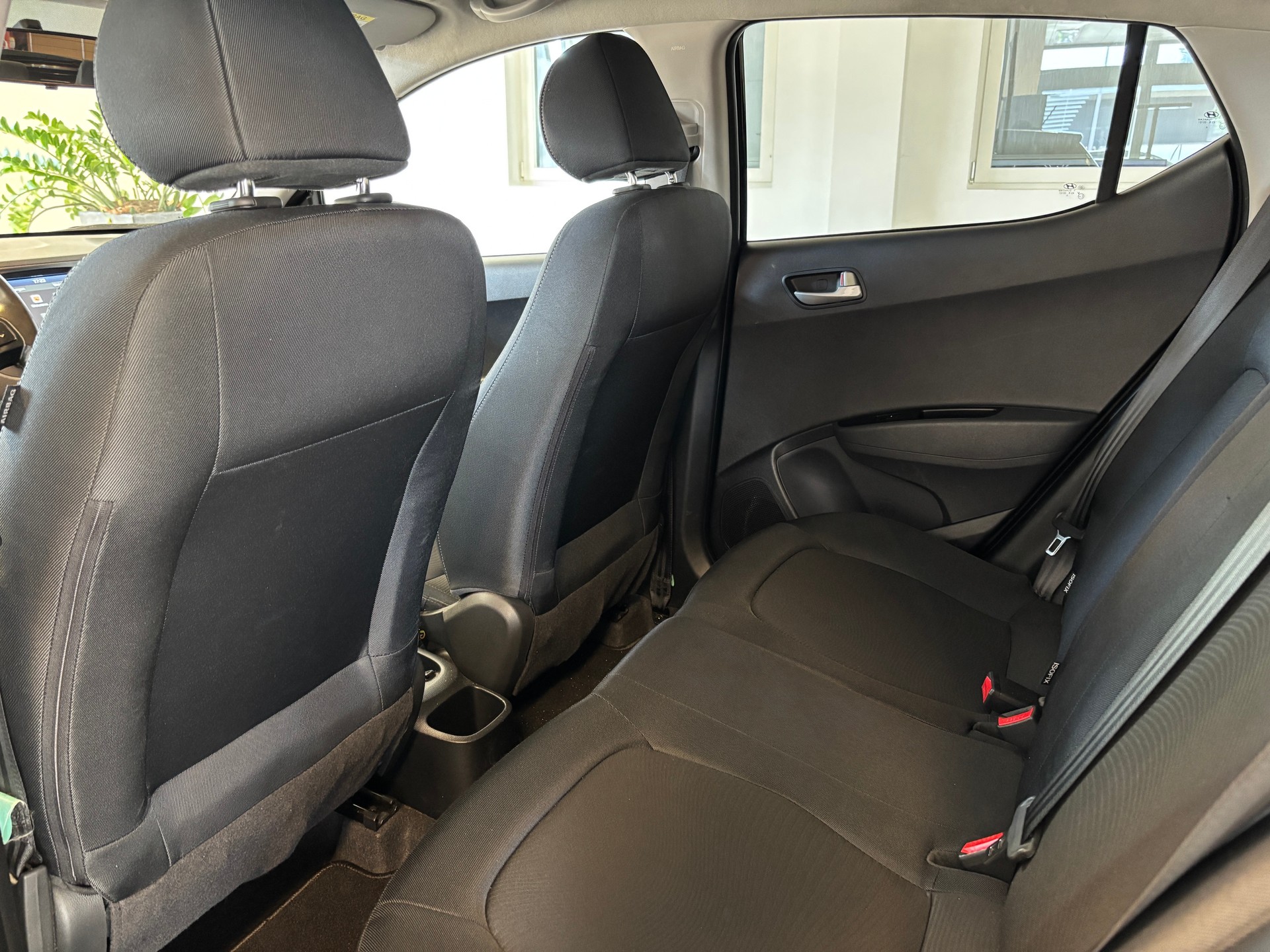 HYUNDAI i10 1.2 Amplia Automatic-image-11