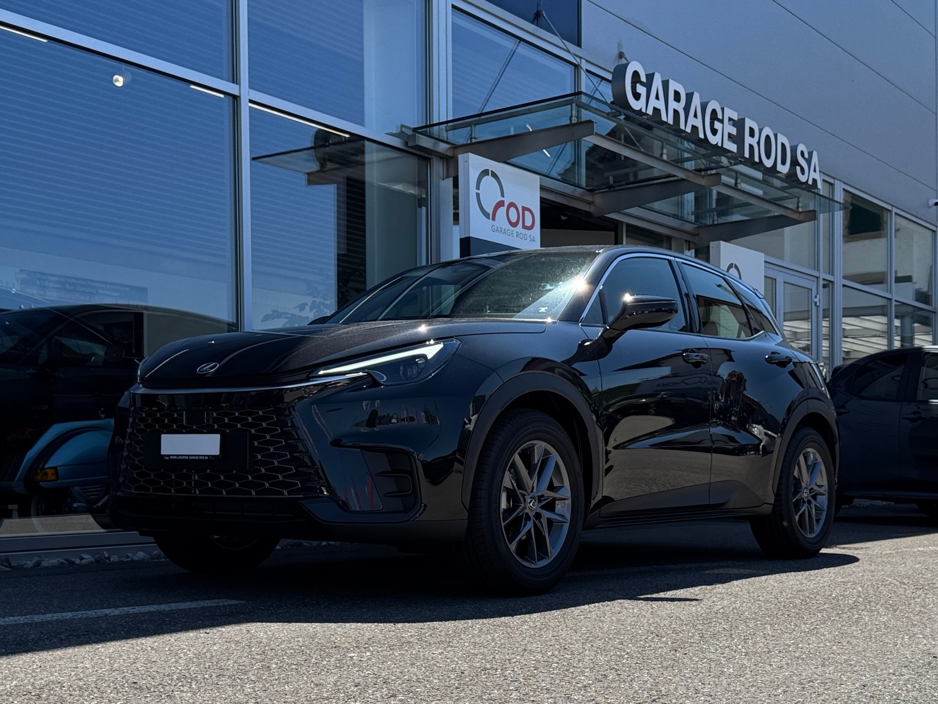 LEXUS LBX FWD Impression CVT-showroom-element-1