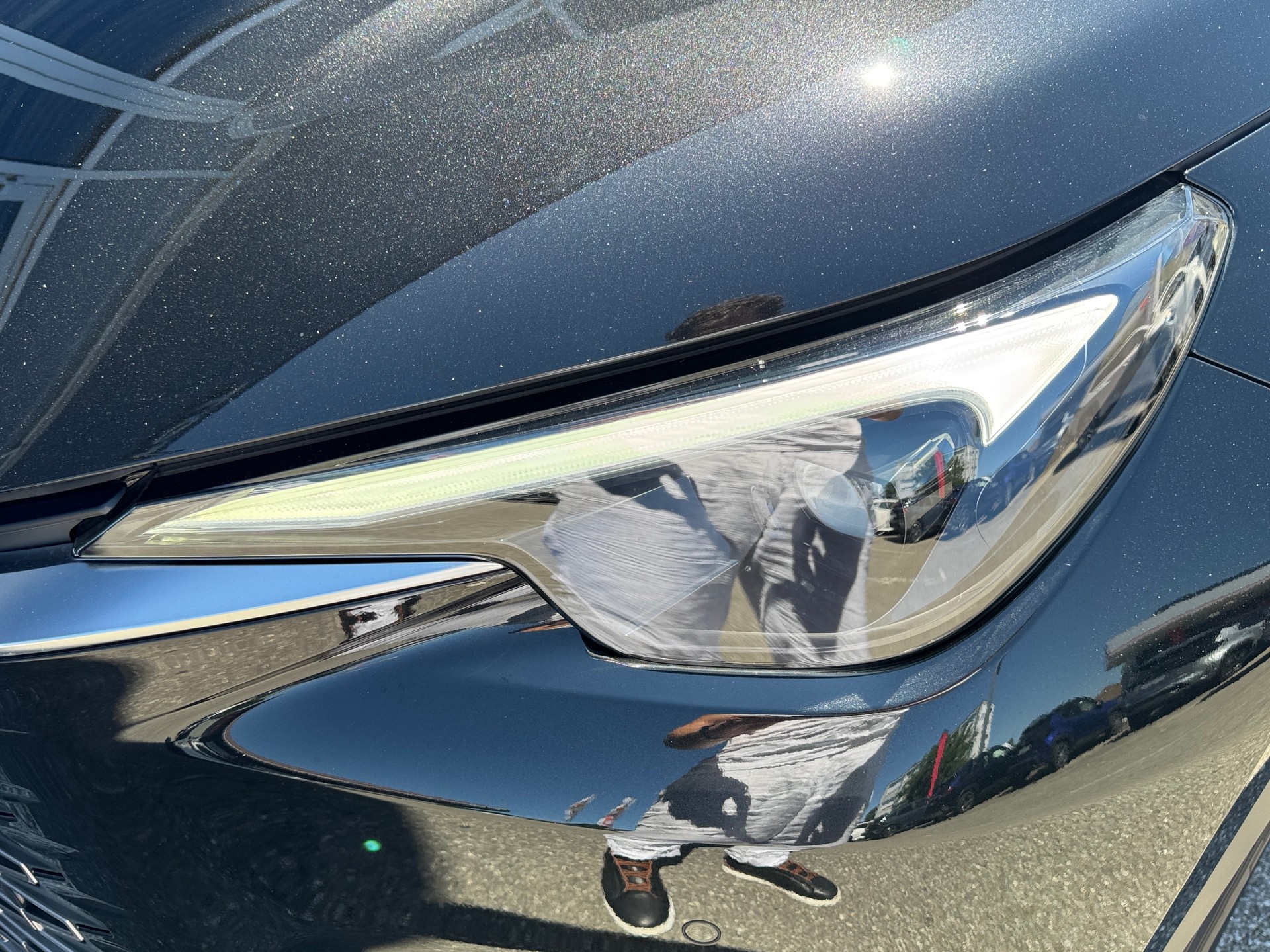 LEXUS LBX FWD Impression CVT-showroom-element-3