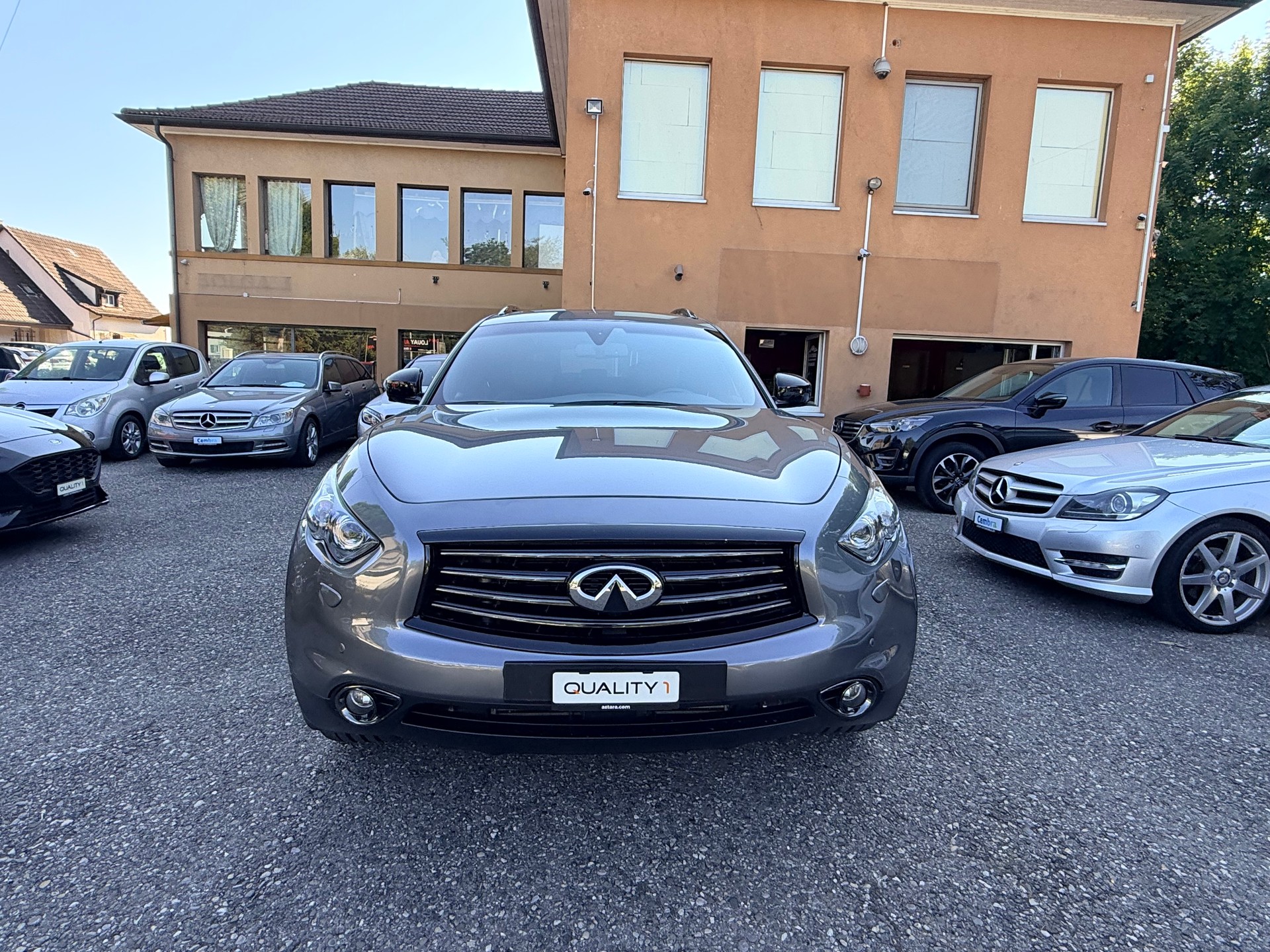 INFINITI QX70 3.0d S Premium AWD Automatic-image-6