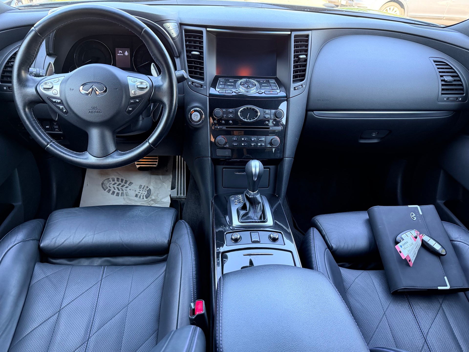 INFINITI QX70 3.0d S Premium AWD Automatic-image-24