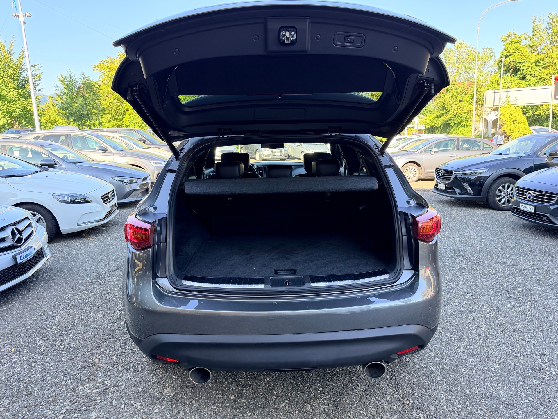 INFINITI QX70 3.0d S Premium AWD Automatic-image-9