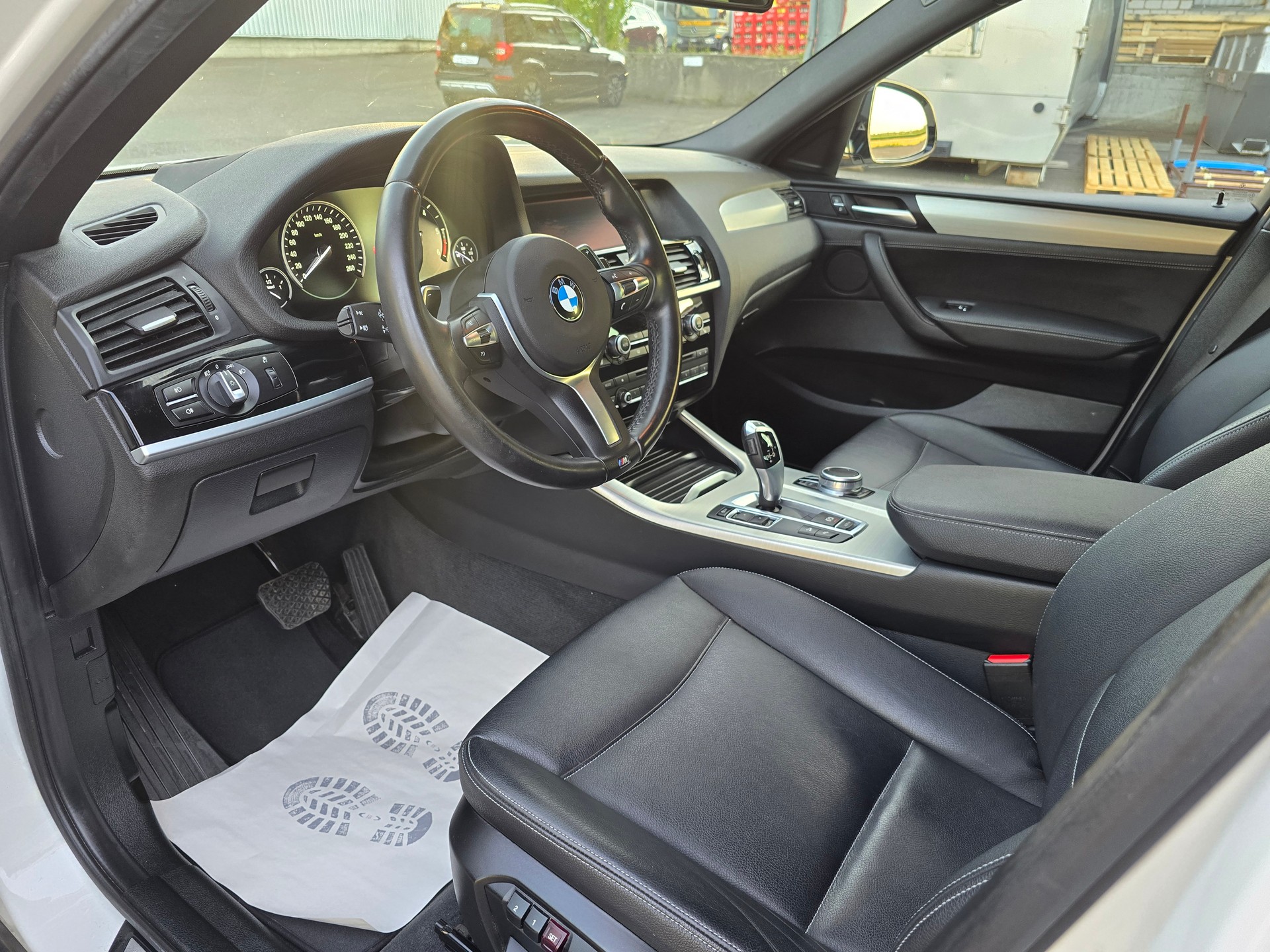 BMW X4 xDrive 20d xLine Steptronic-image-12