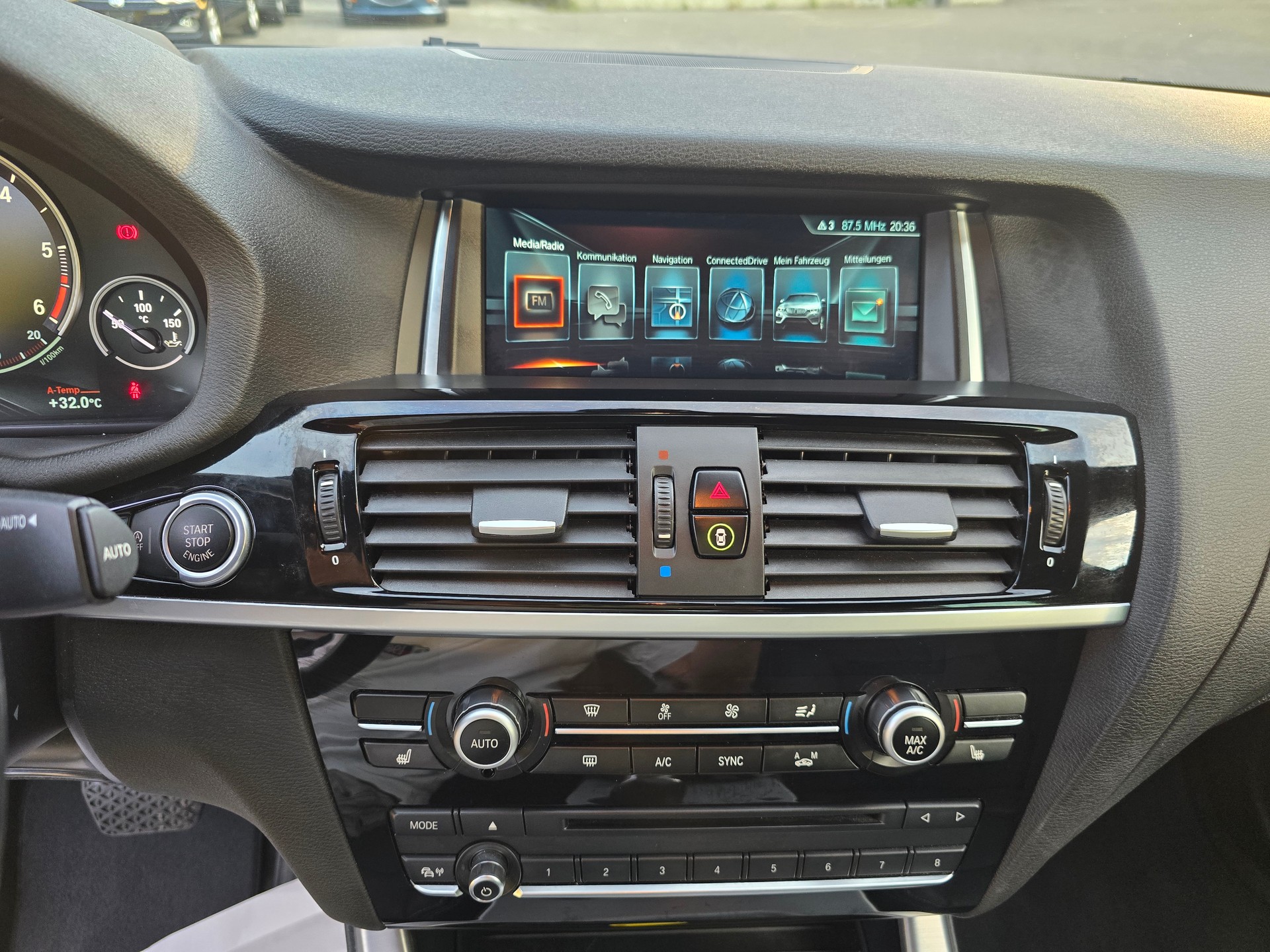 BMW X4 xDrive 20d xLine Steptronic-image-17