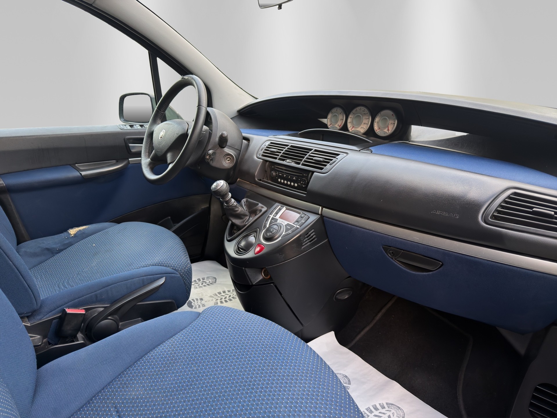 FIAT Ulysse 2.2 16V JTD Swiss Edition-image-11