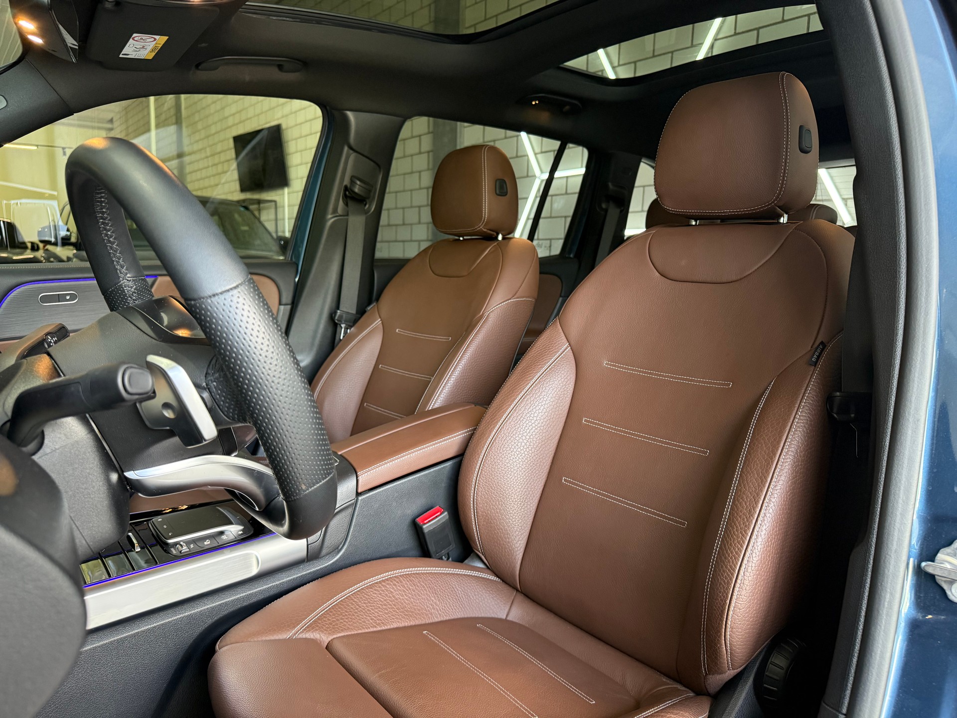 MERCEDES-BENZ GLB 250 4Matic AMG Line 8G-Tronic-image-10