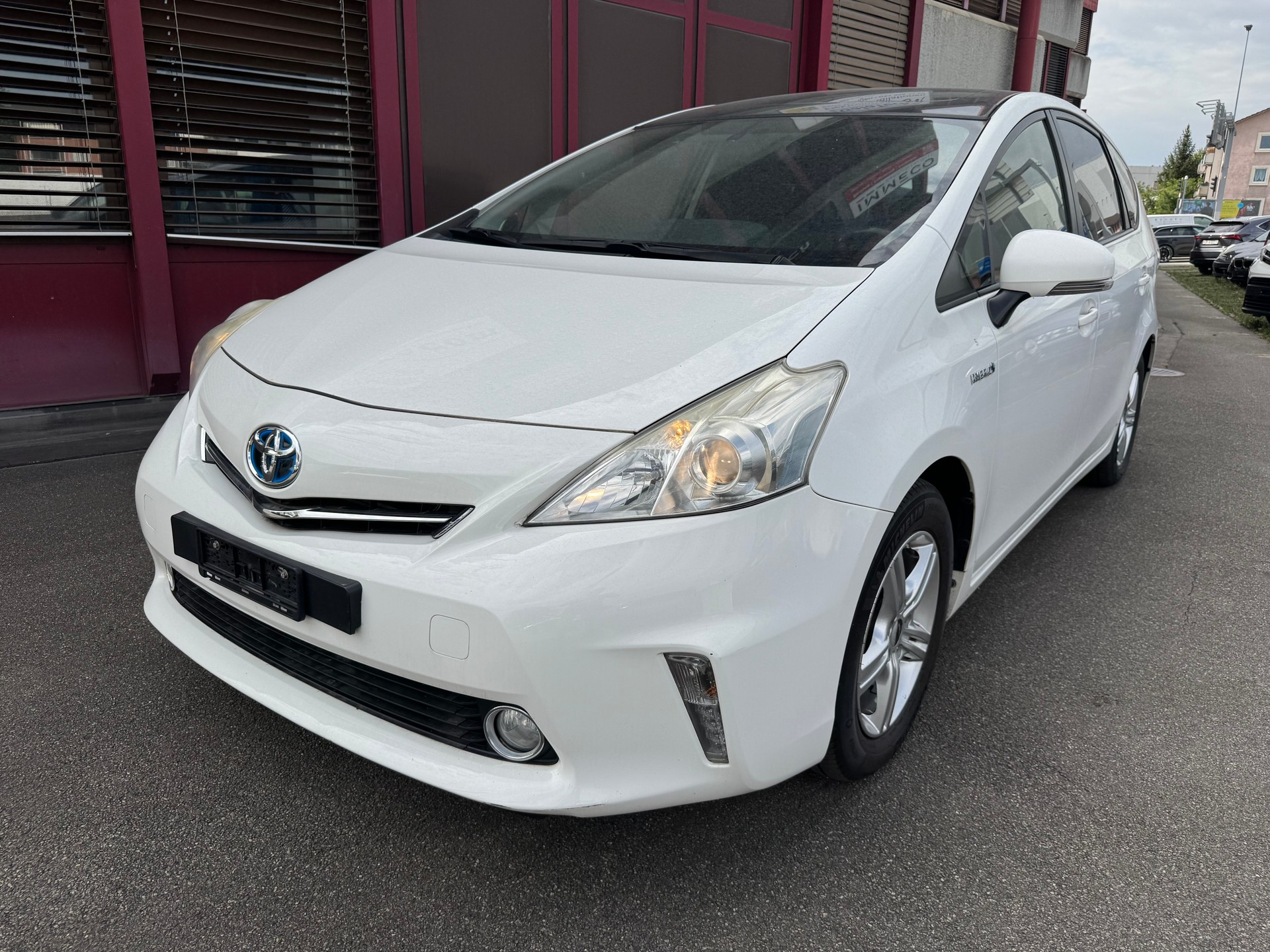 TOYOTA Prius+ 1.8 VVT-i HSD Luna