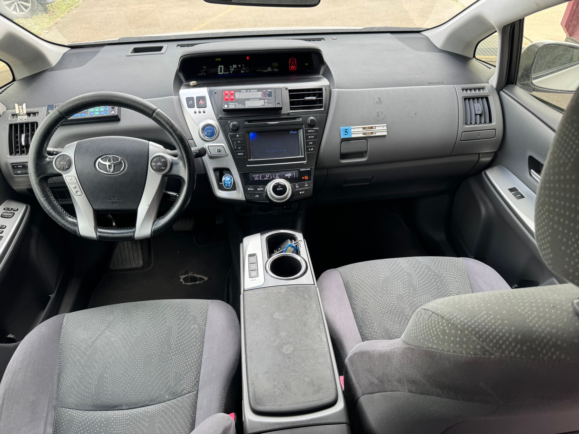 TOYOTA Prius+ 1.8 VVT-i HSD Luna-image-4