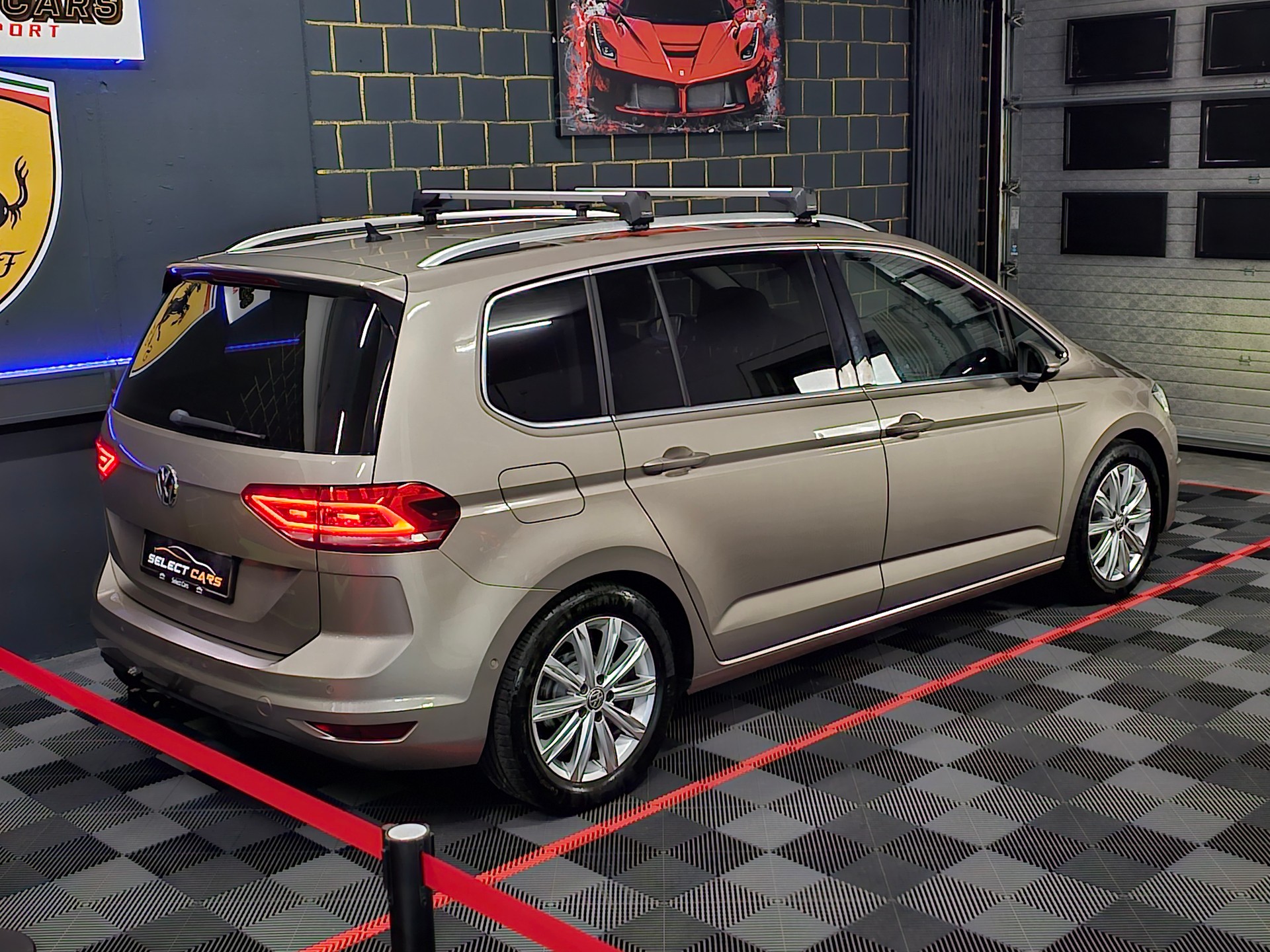 VW Touran 1.4 TSI BlueMotion Technology Highline DSG-image-2