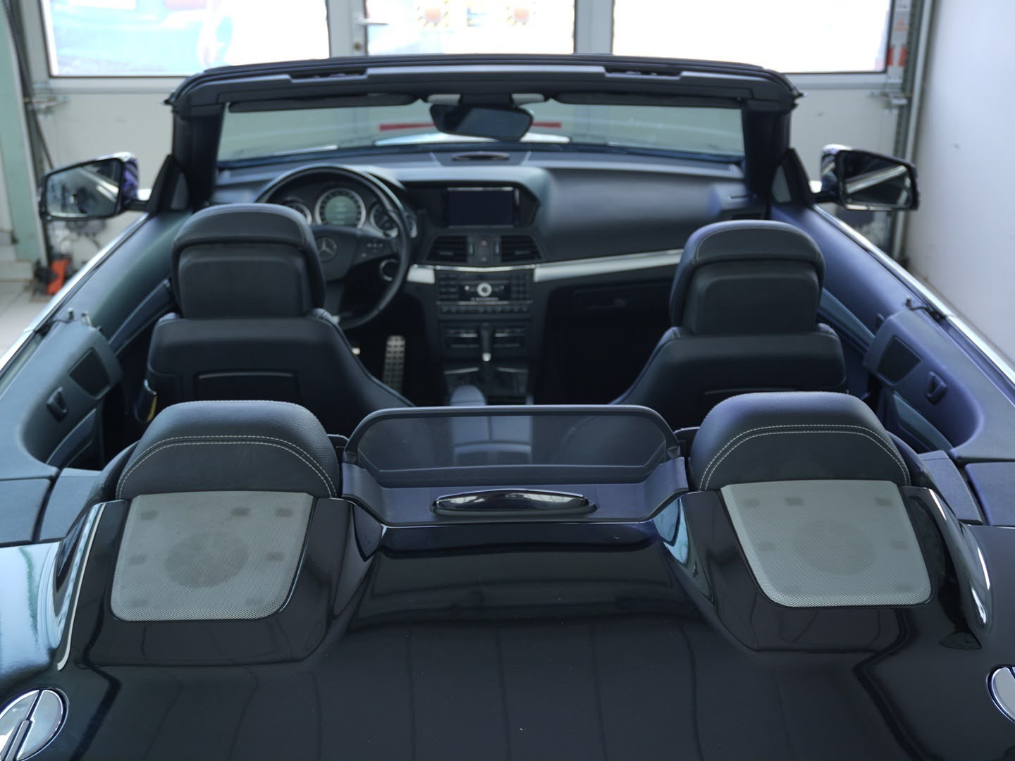 MERCEDES-BENZ E 350 CGI BlueEfficiency 7G-Tronic-image-11