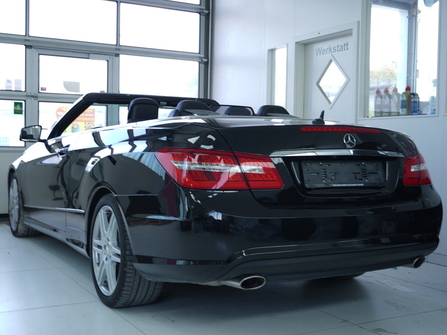 MERCEDES-BENZ E 350 CGI BlueEfficiency 7G-Tronic-showroom-element-2