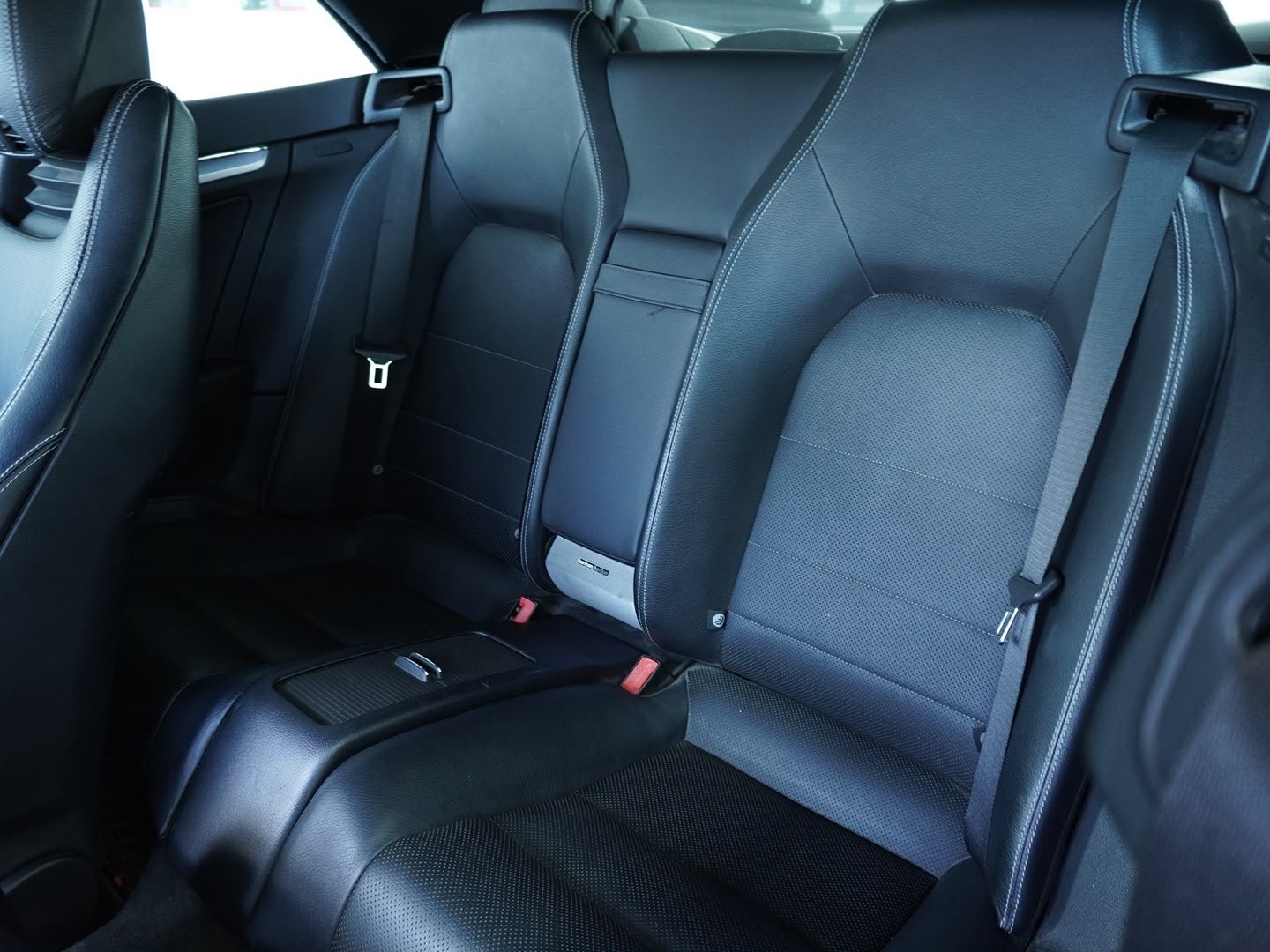 MERCEDES-BENZ E 350 CGI BlueEfficiency 7G-Tronic-image-6