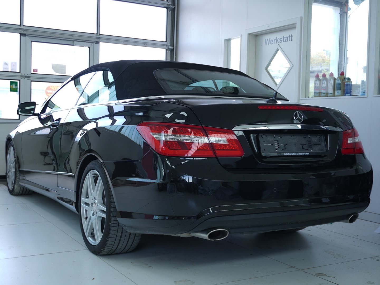 MERCEDES-BENZ E 350 CGI BlueEfficiency 7G-Tronic-showroom-element-3