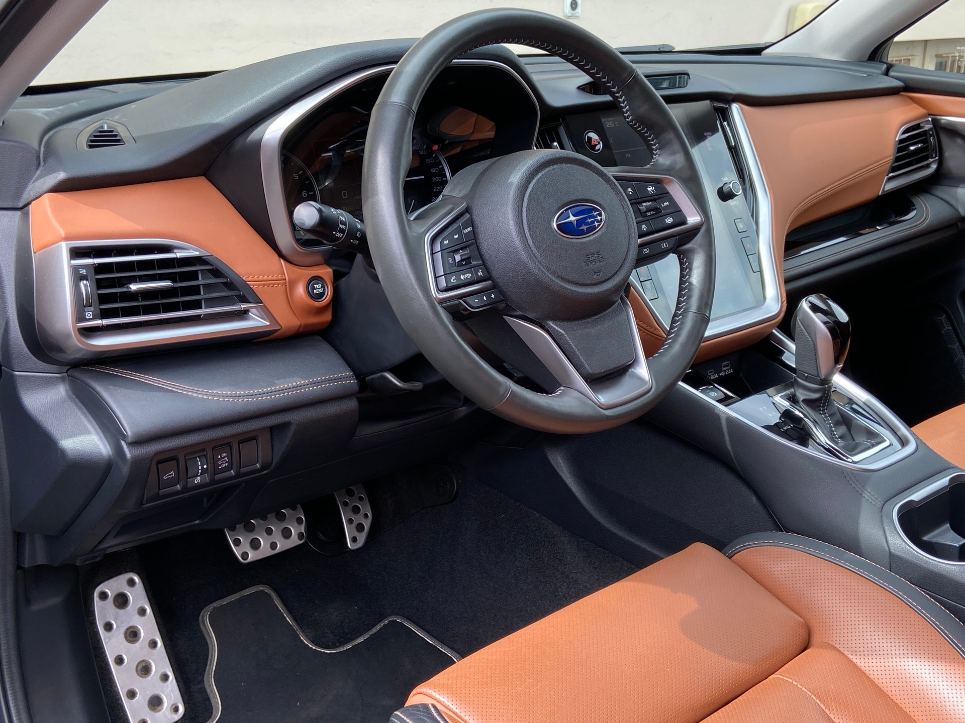 SUBARU Outback 2.5i Luxury AWD Lineartronic-image-5